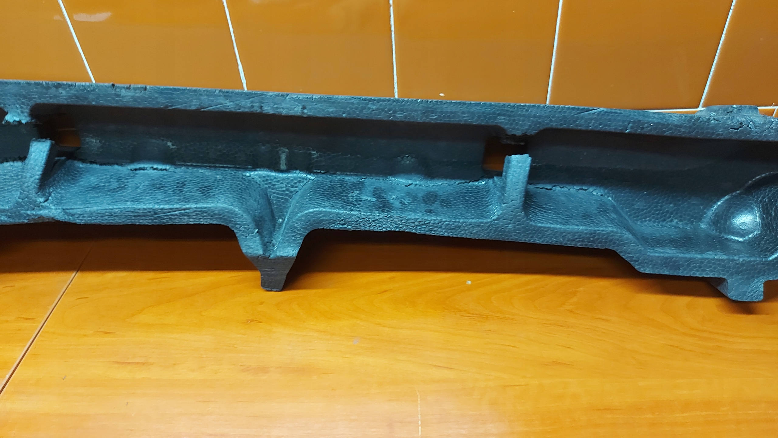 ABSORBER polystirene of a bumper front front TOYOTA RAV4 V 18