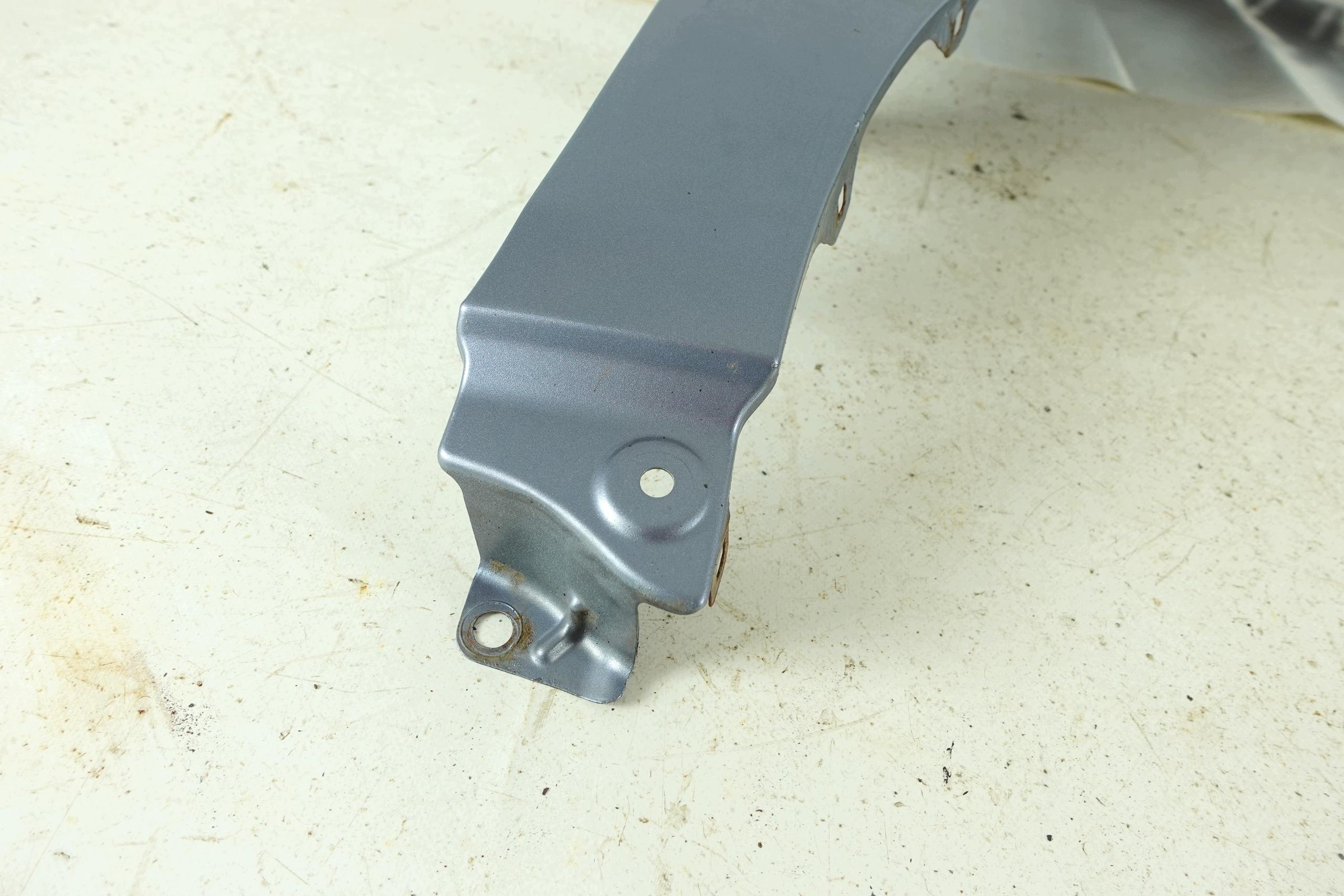 fender right front front TOYOTA VERSO 09-13 8T4 2009-2013