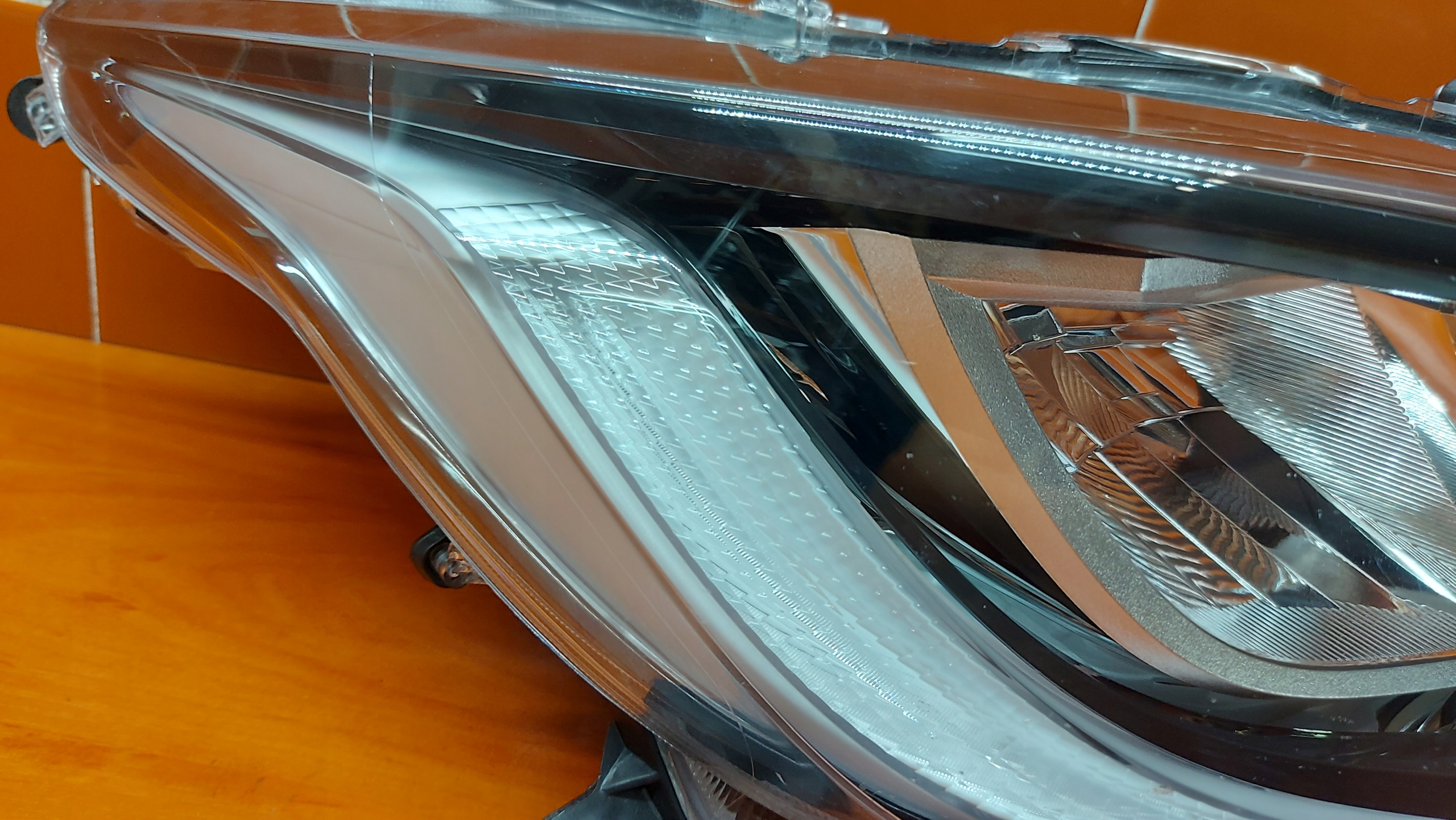 REFLEKTOR light right right front TOYOTA YARIS IV 20