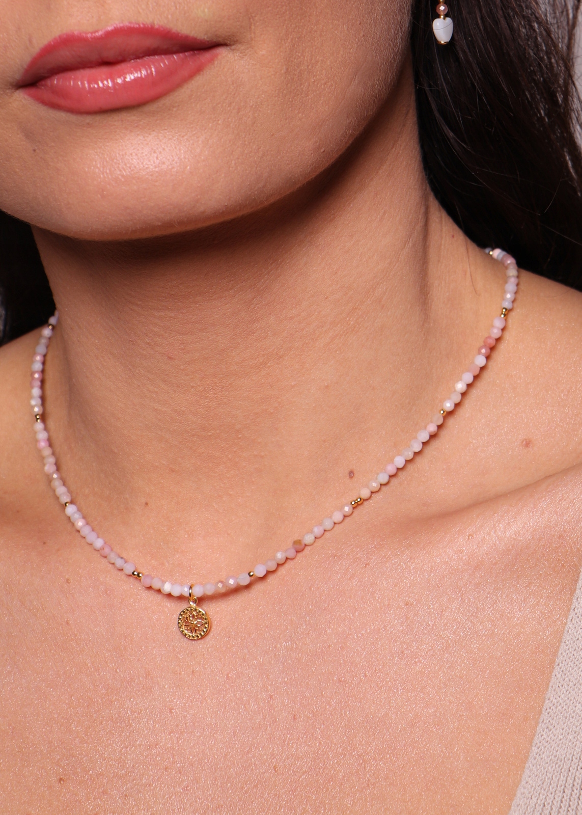 Náhrdelník s opálem a přívěskem