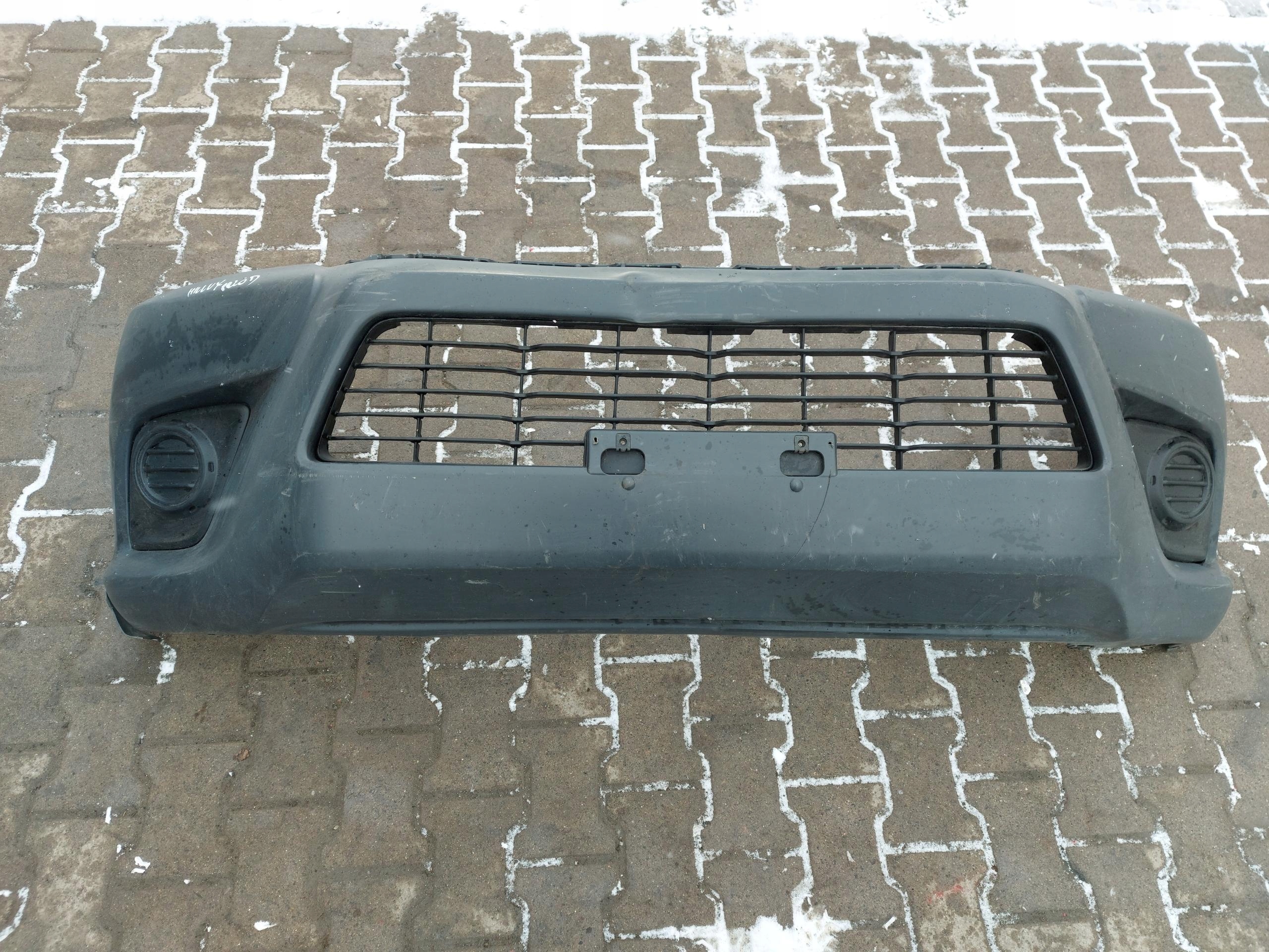 Toyota Hilux VIII bumper front front oryg