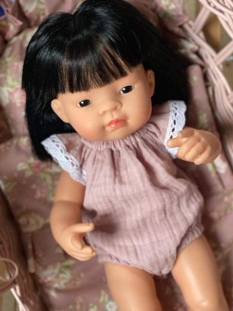 

Body z koronką brudny róż dla lalki Miniland 38cm