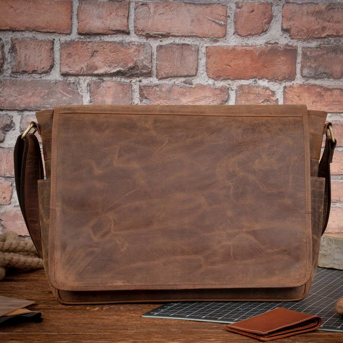 Pánská vintage pracovní taška s retro koženou klopou, hnědá Belveder BL161