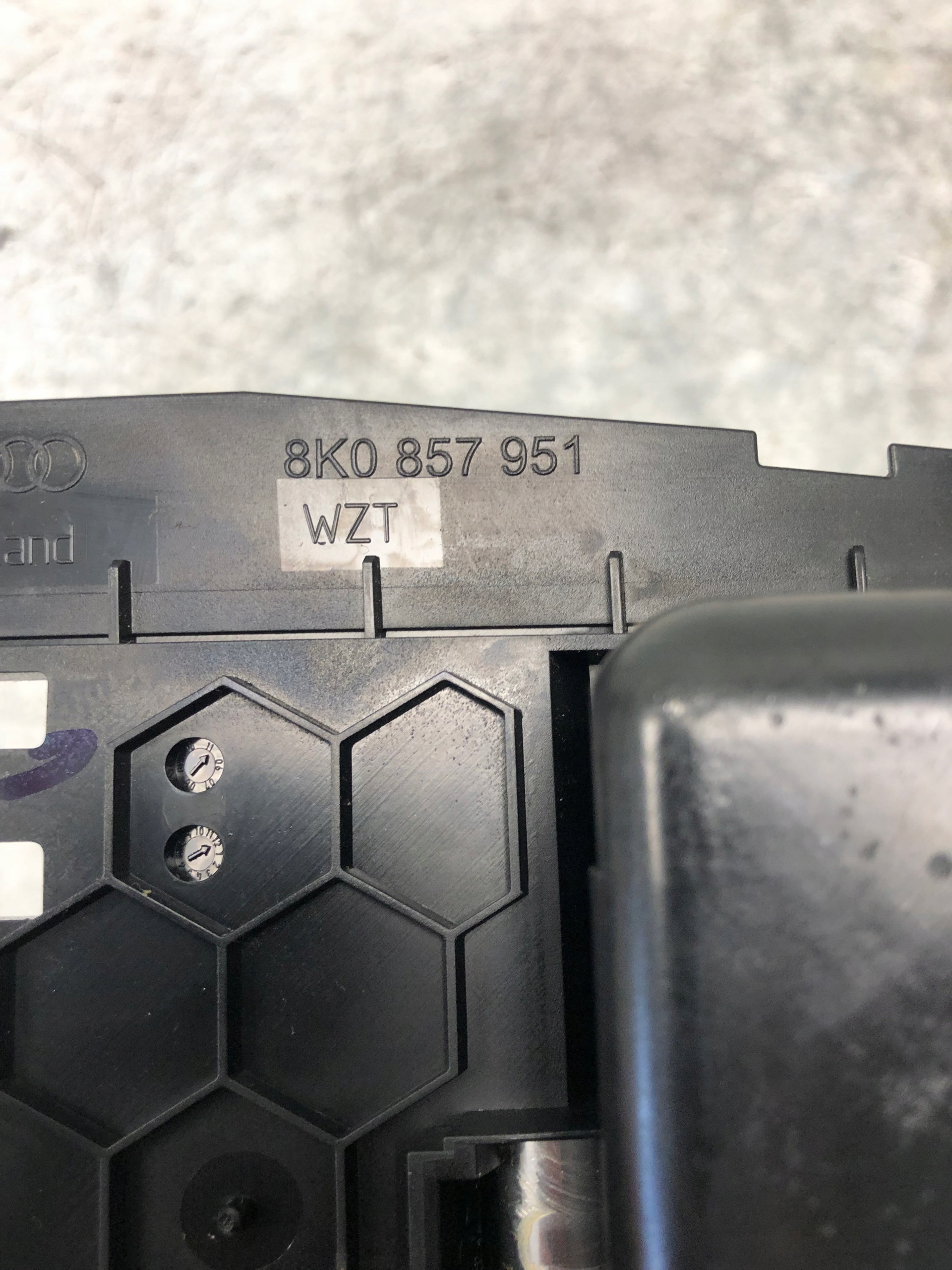 ashtray passenger compartment AUDI A4 B8 8K0857951