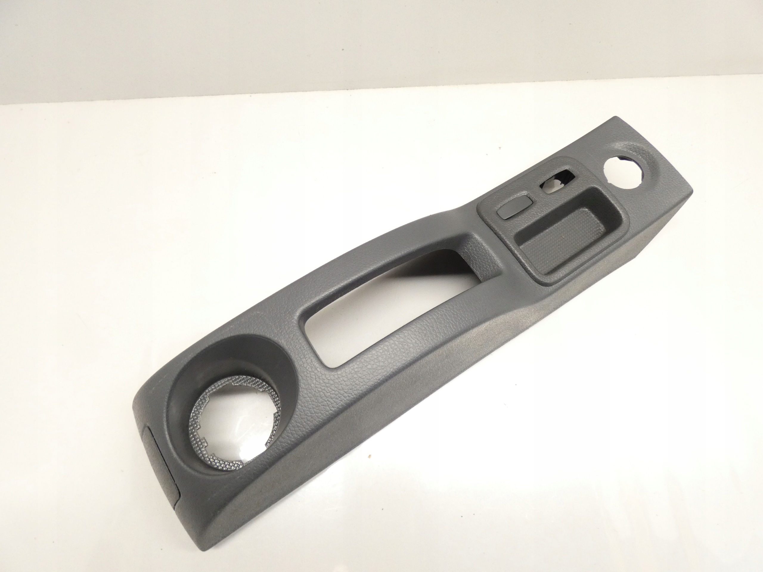 TUNEL central bracket for KUBEK rear part DACIA LOGAN and LS MCV 04-12