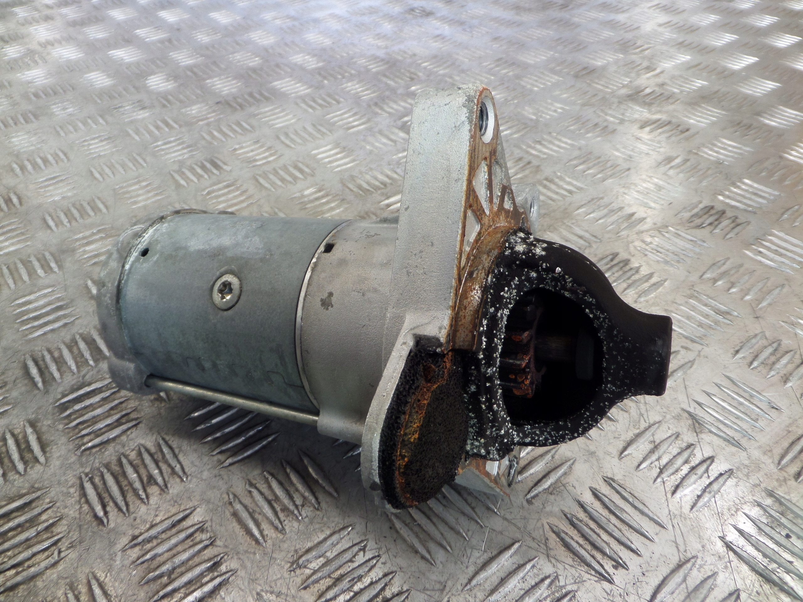 Anlasser Starter MASTER 2,3 DCI 233009813R oder ESW22-15
