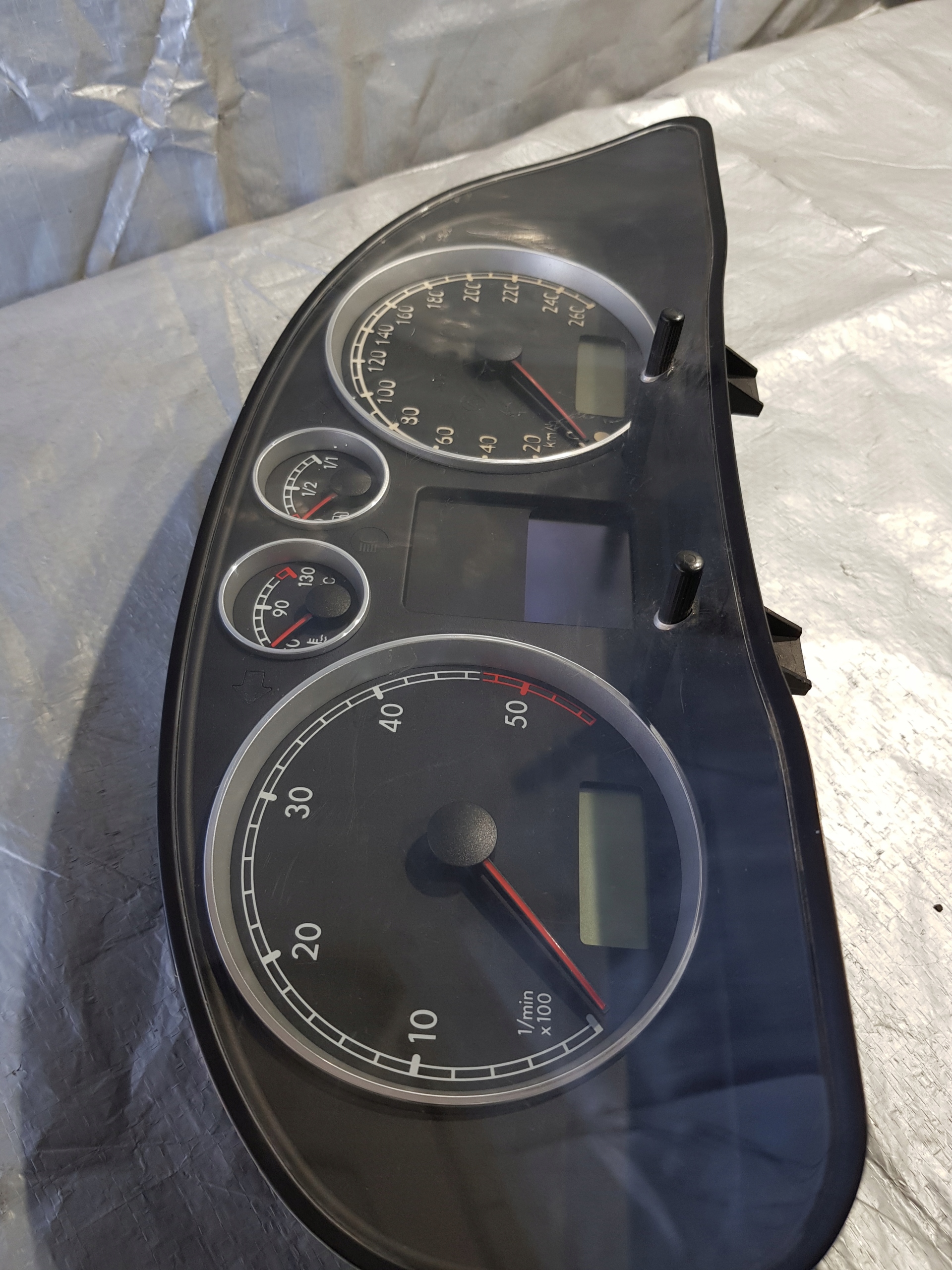 dials clock Volkswagen PASSAT B5 1.9 TDI OE 3B0920926A