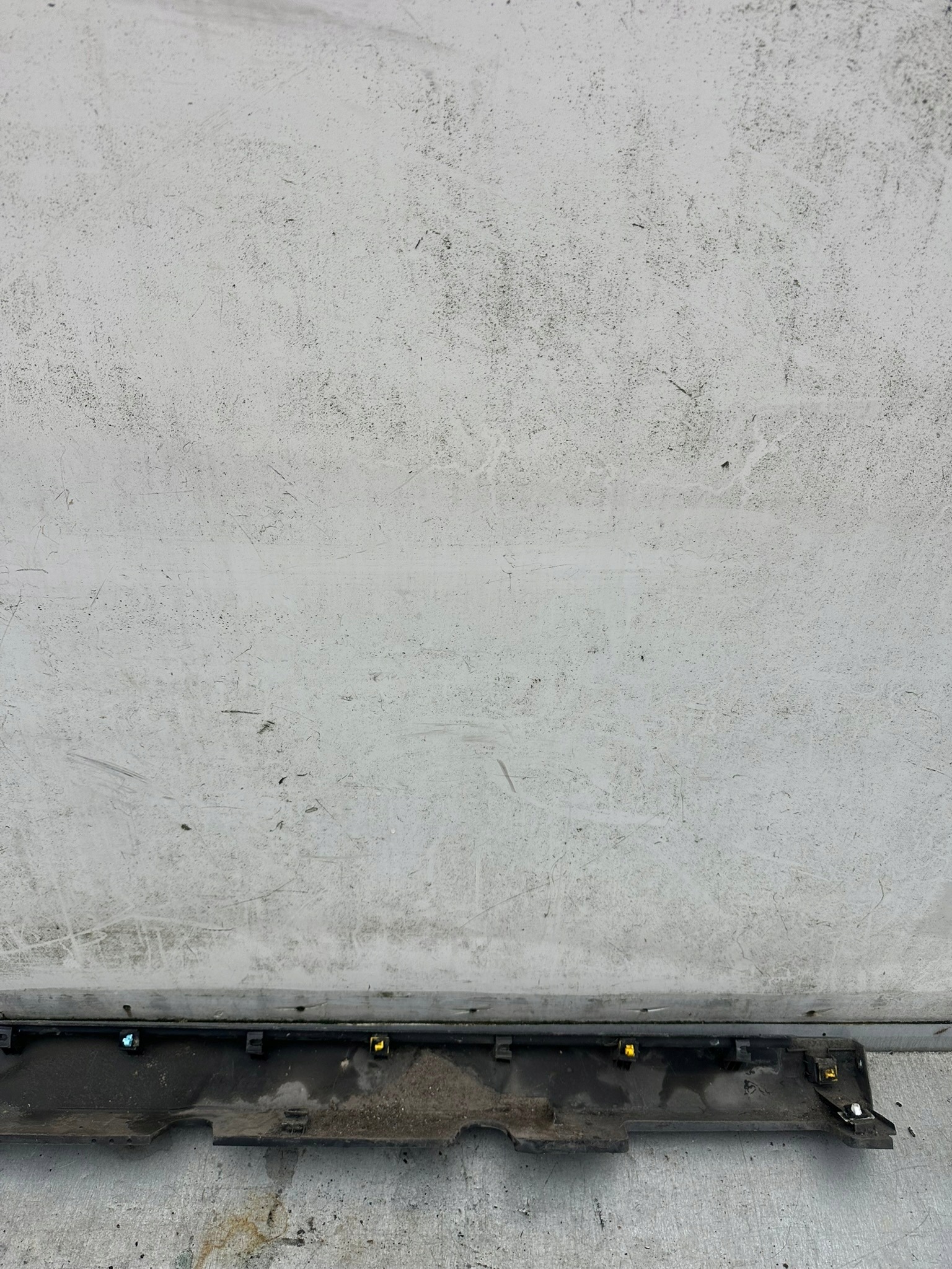 HYUNDAI KONA and LIFT cover cap moulding for threshold left