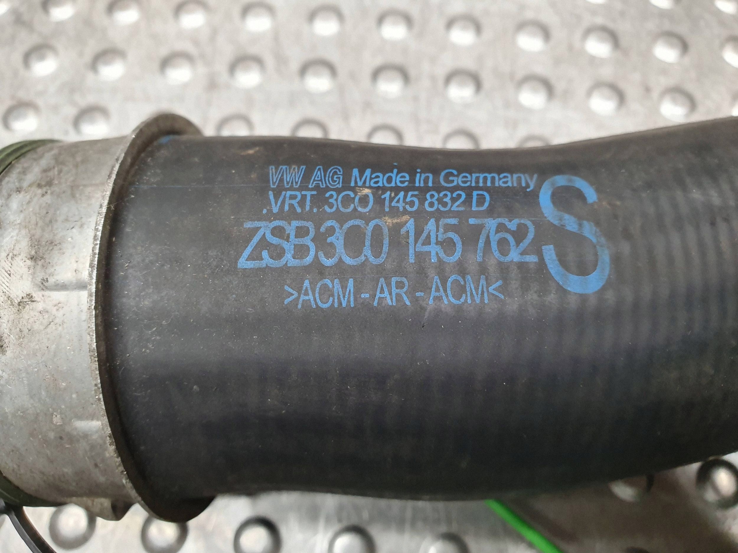 trouba hadice intercoolera 3C0145832D AUDI A3 8P GOLF V PASSAT B6 CC 2.0 TDI
