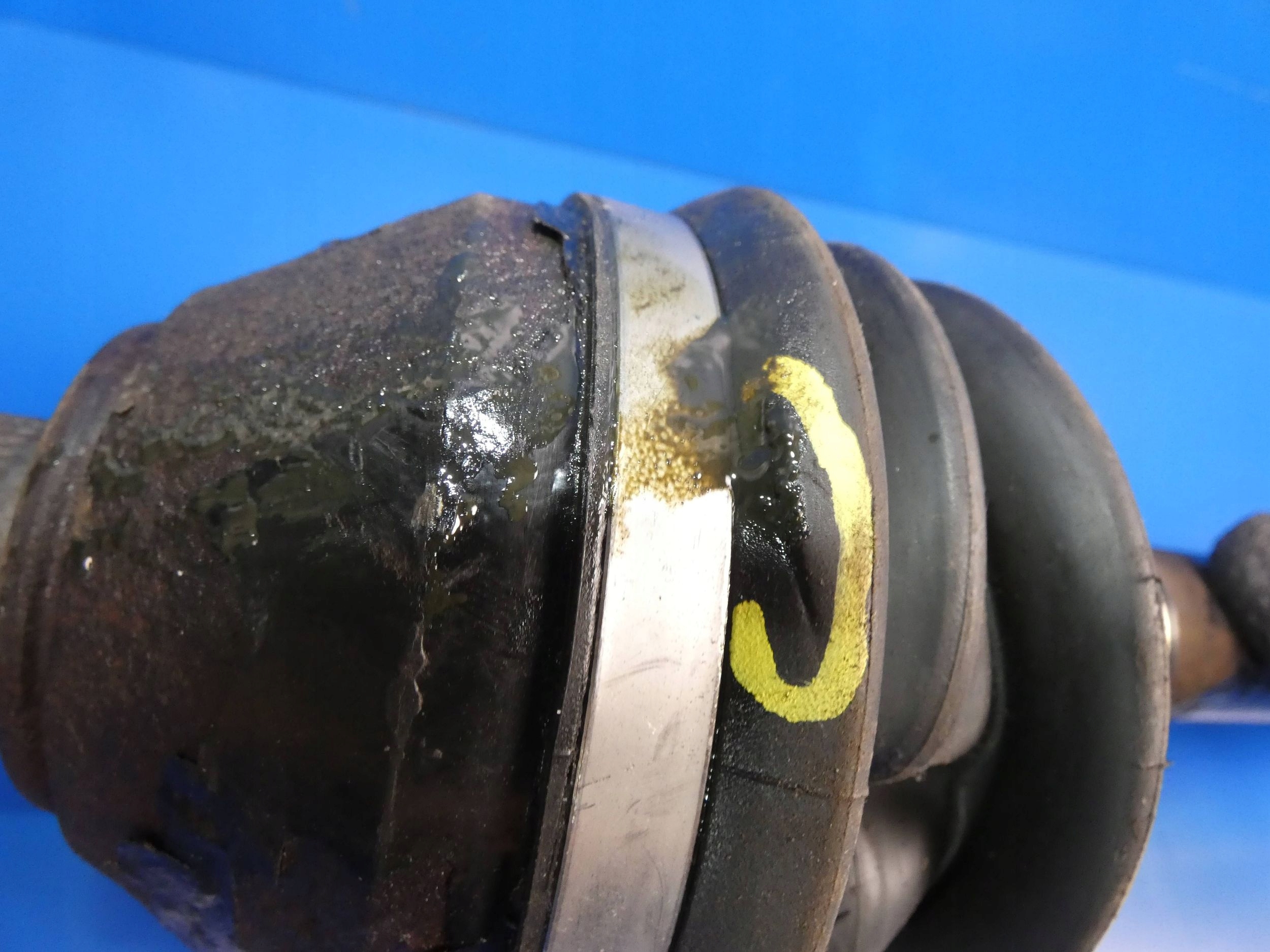 VOLVO XC60 2.4 D5 semi-axis right front MANUAL PEKNIETA cover