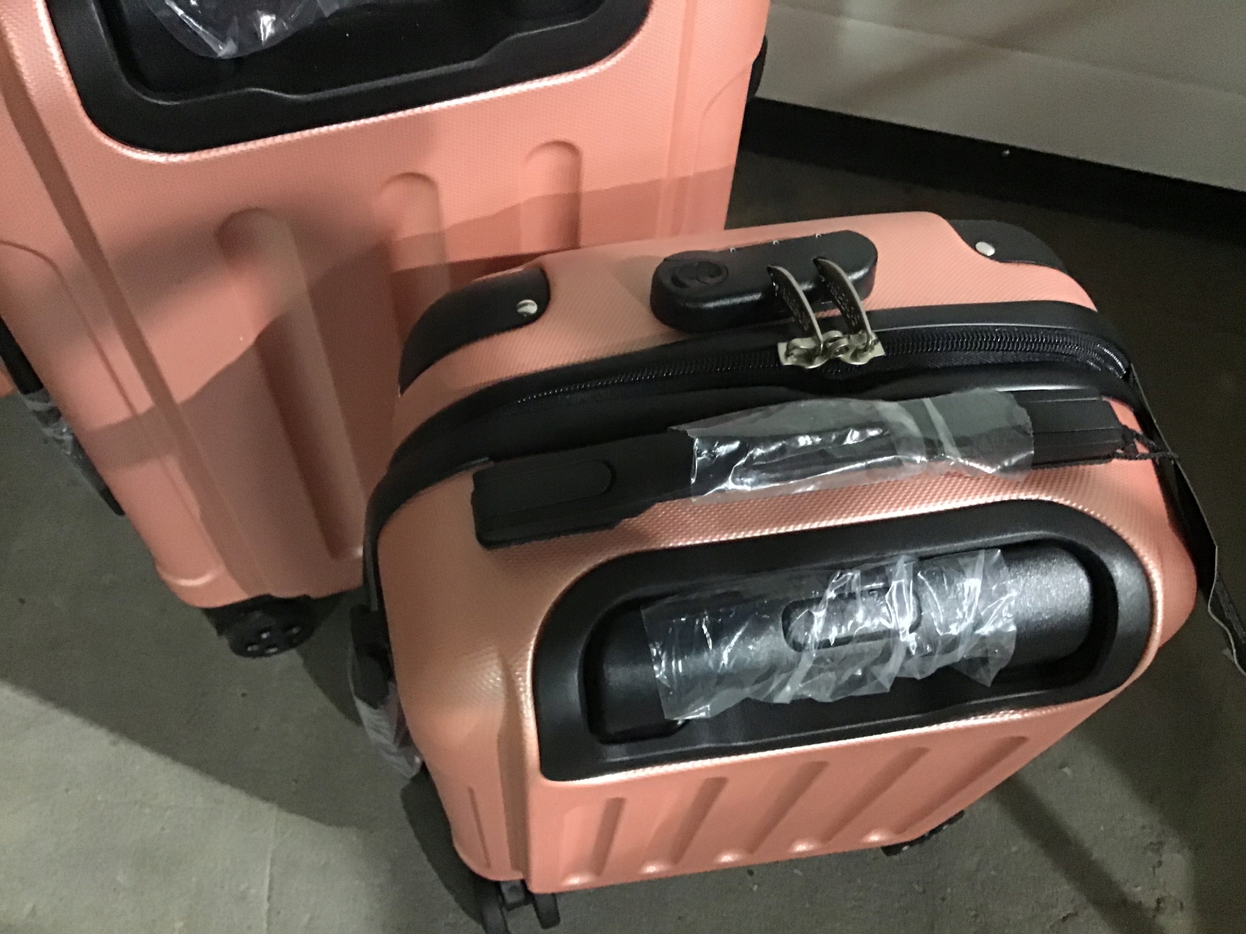 4-częściowy zestaw walizek podróżnych w kolorze różowego złota AR-HE-RK4G Kod producenta AR-HE-RK4G