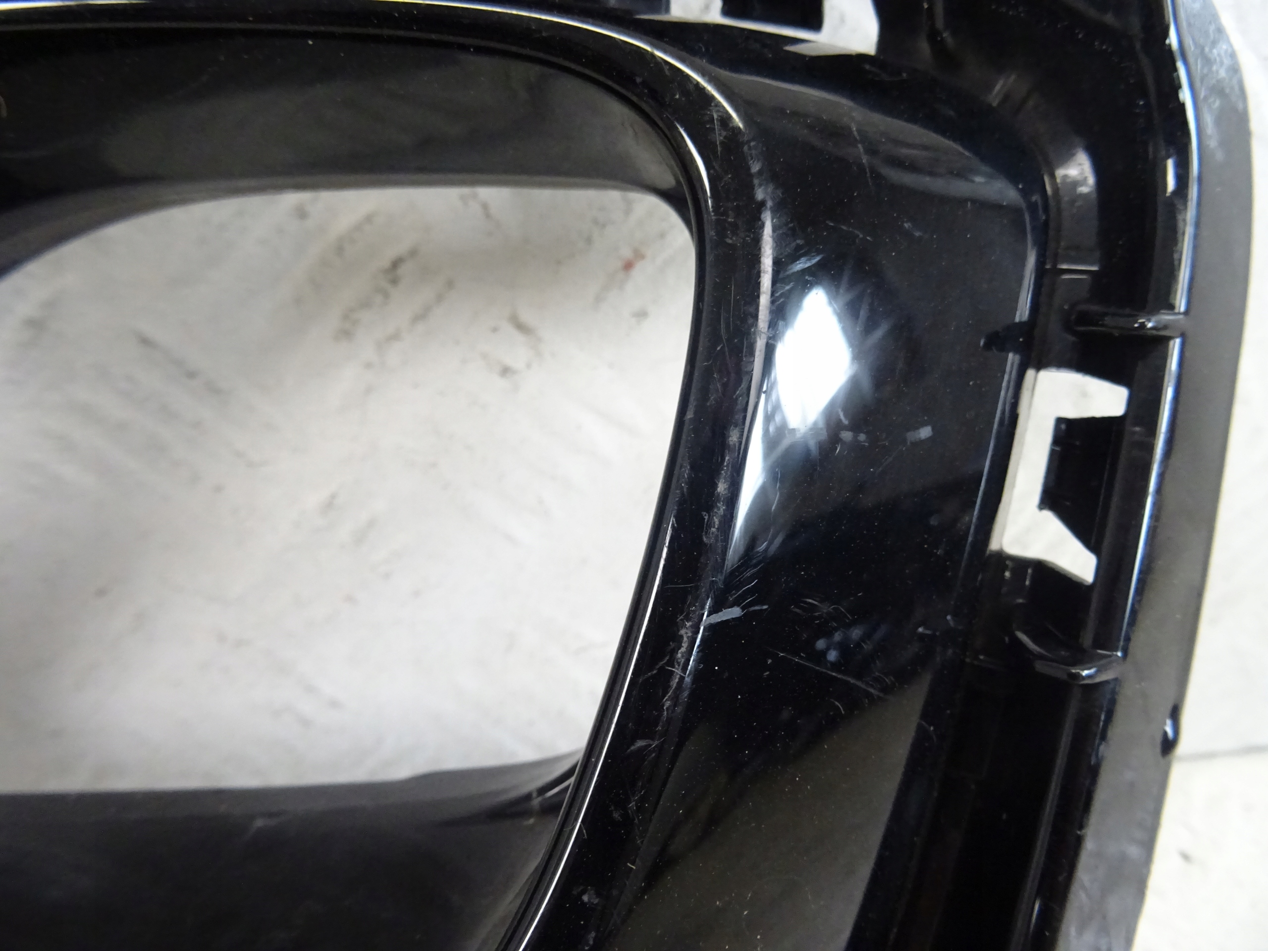 grid of a bumper front front right MG ZS 10699378