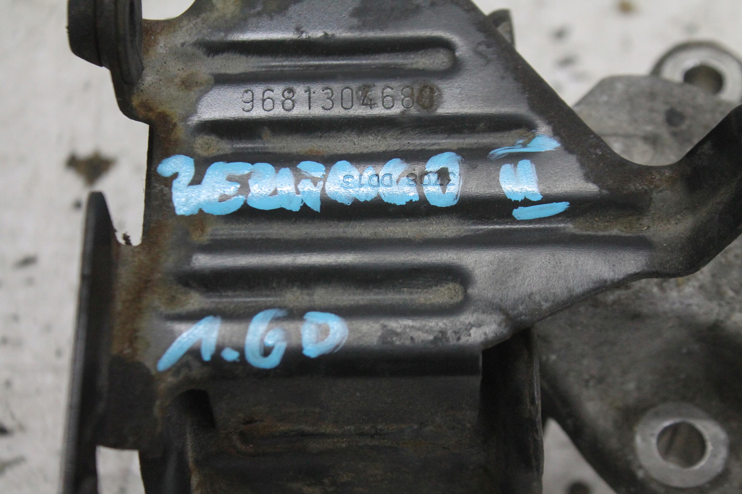 holder engine mount 9681304680 PARTNER II BERLINGO II 1.6 HDI 08-12