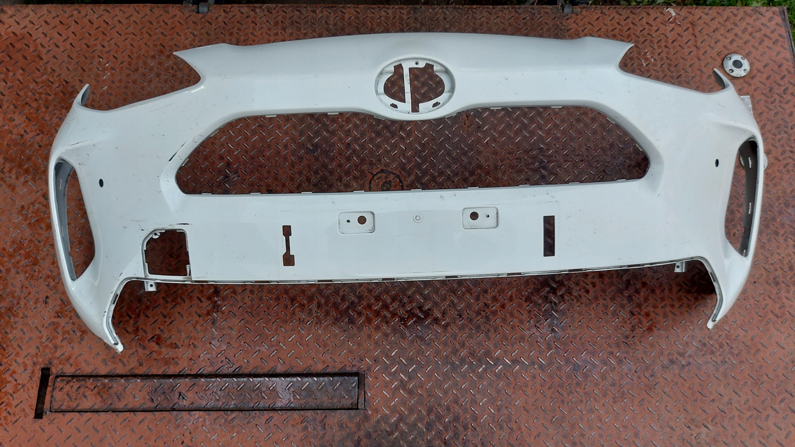 bumper front front TOYOTA YARIS CROSS 21