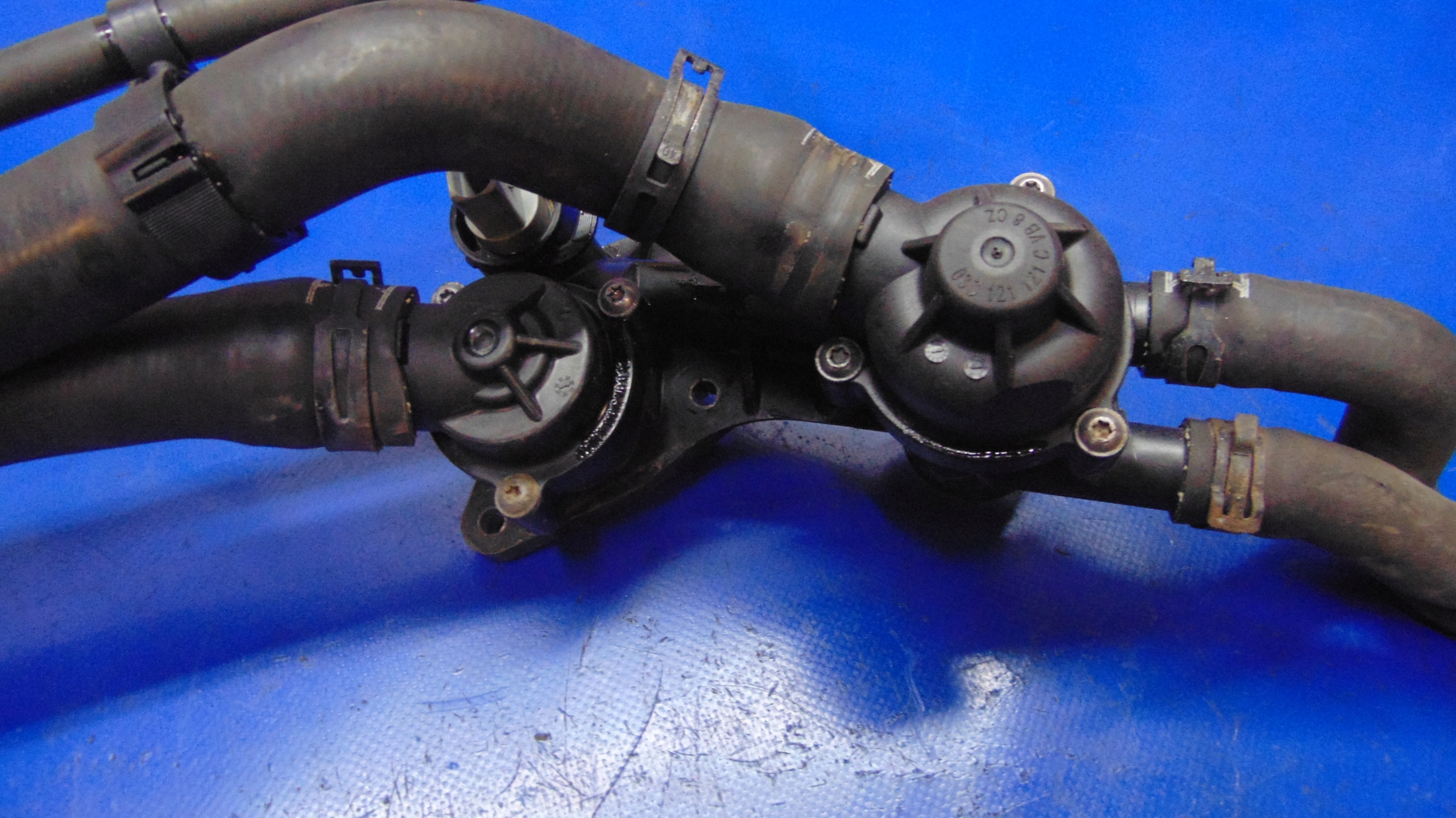 csomag TERMOSTATU 1.4 FSI GOLF V HB 03-09 ROK