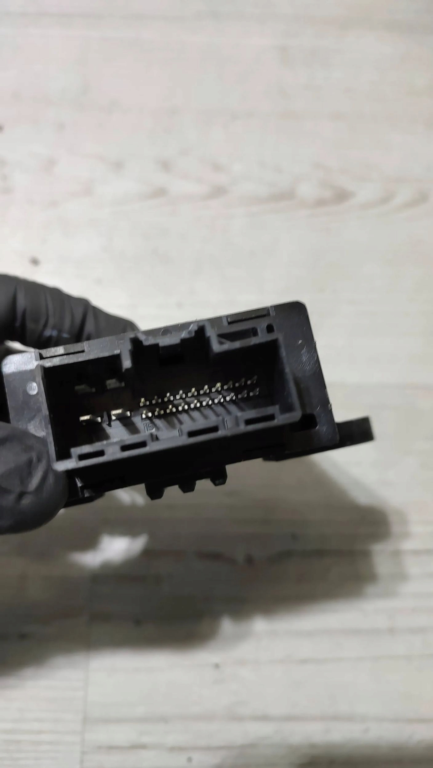 Ford Mondeo MK5 16r 2.0TDCi rear part side left module door