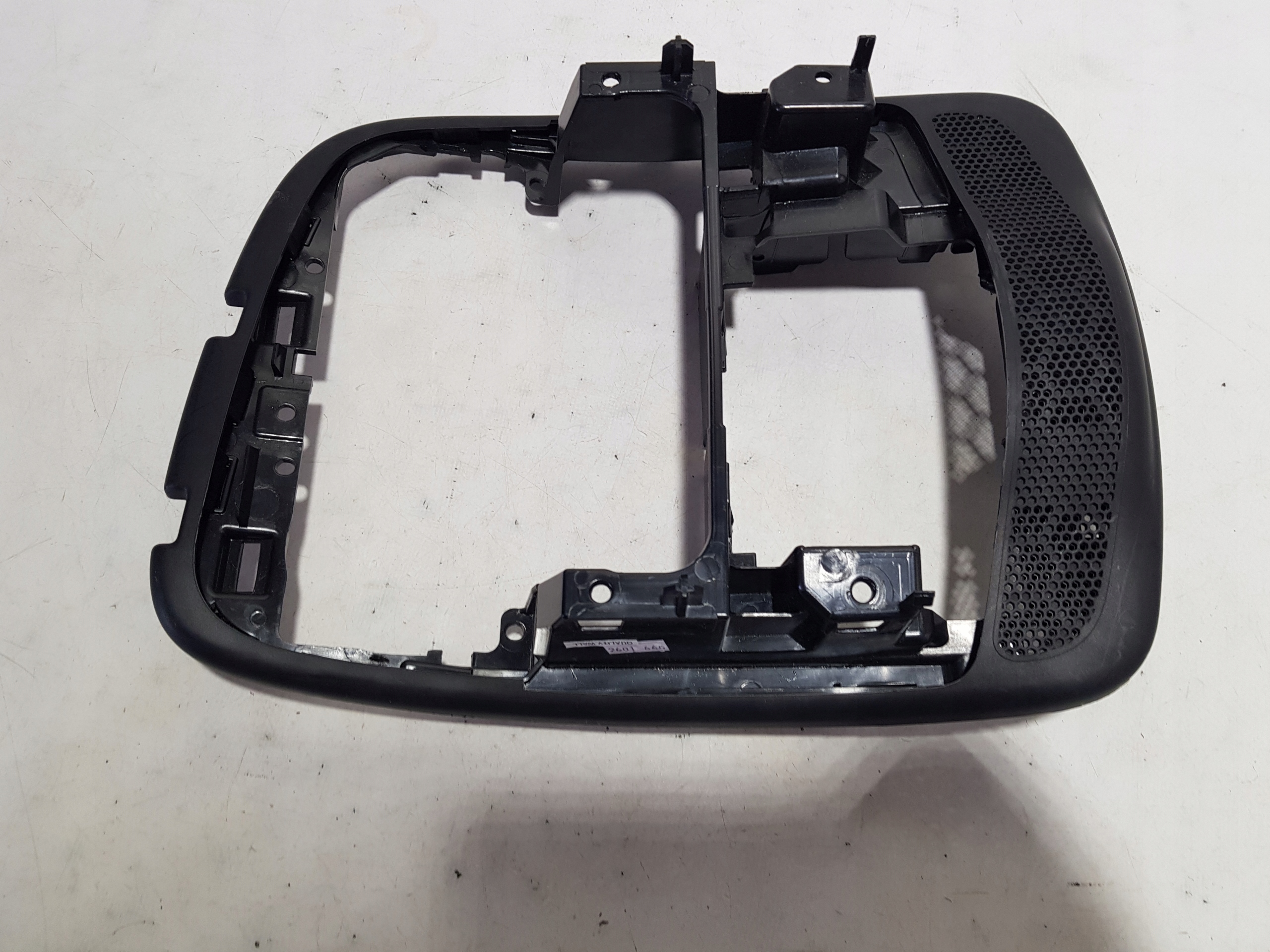 RENAULT ZOE II guard frame PANELU RADIA button of warning lights 681045729R