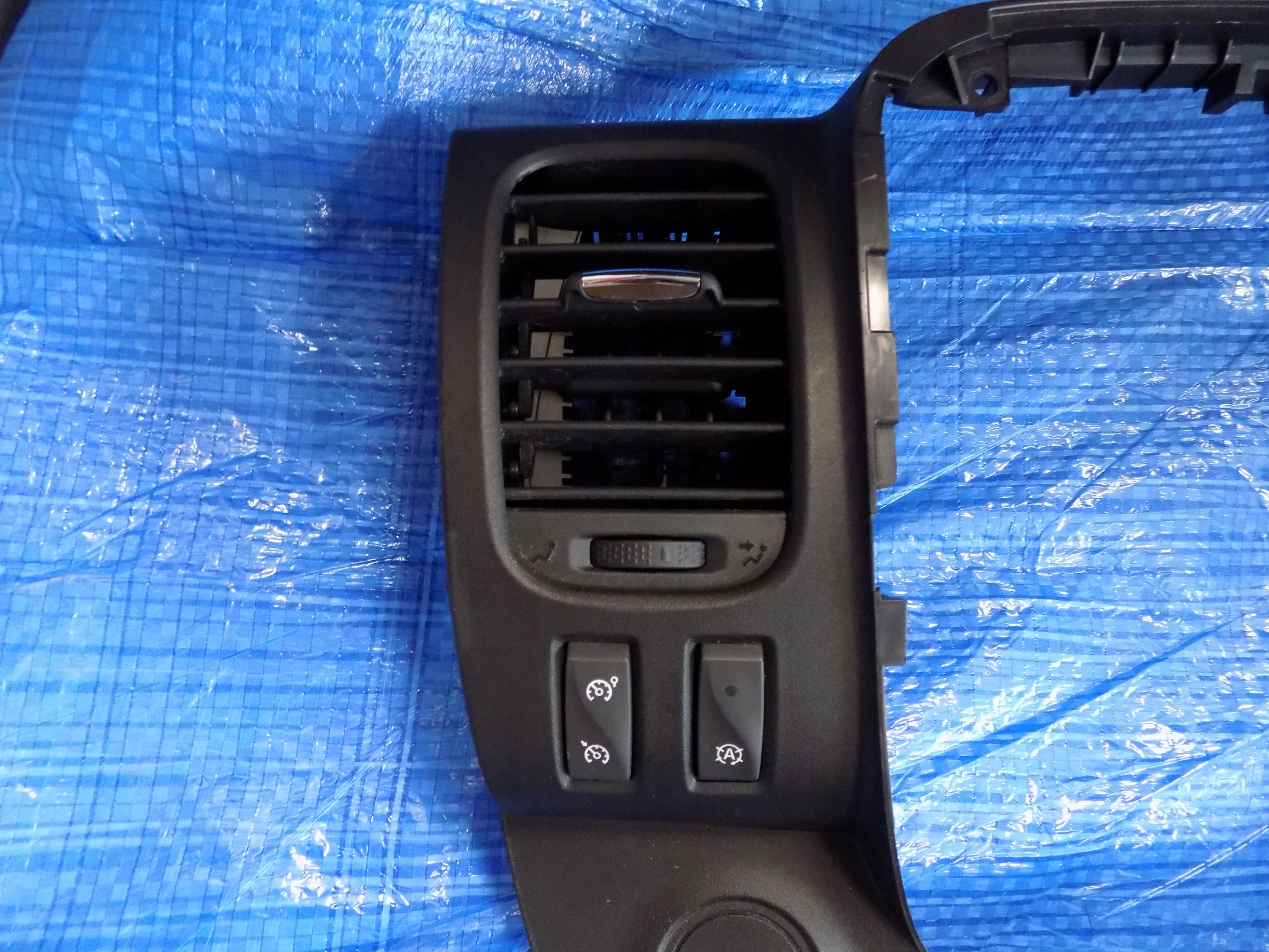 rám rádia mřížky ventilace RENAULT TRAFIC III 93452450