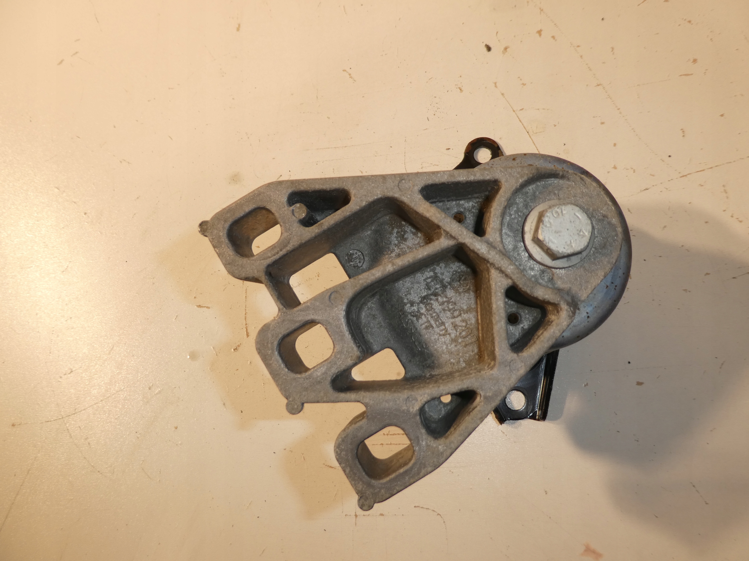 engine mount VW T5 LIFT 2.0 TDI 7E0199256J