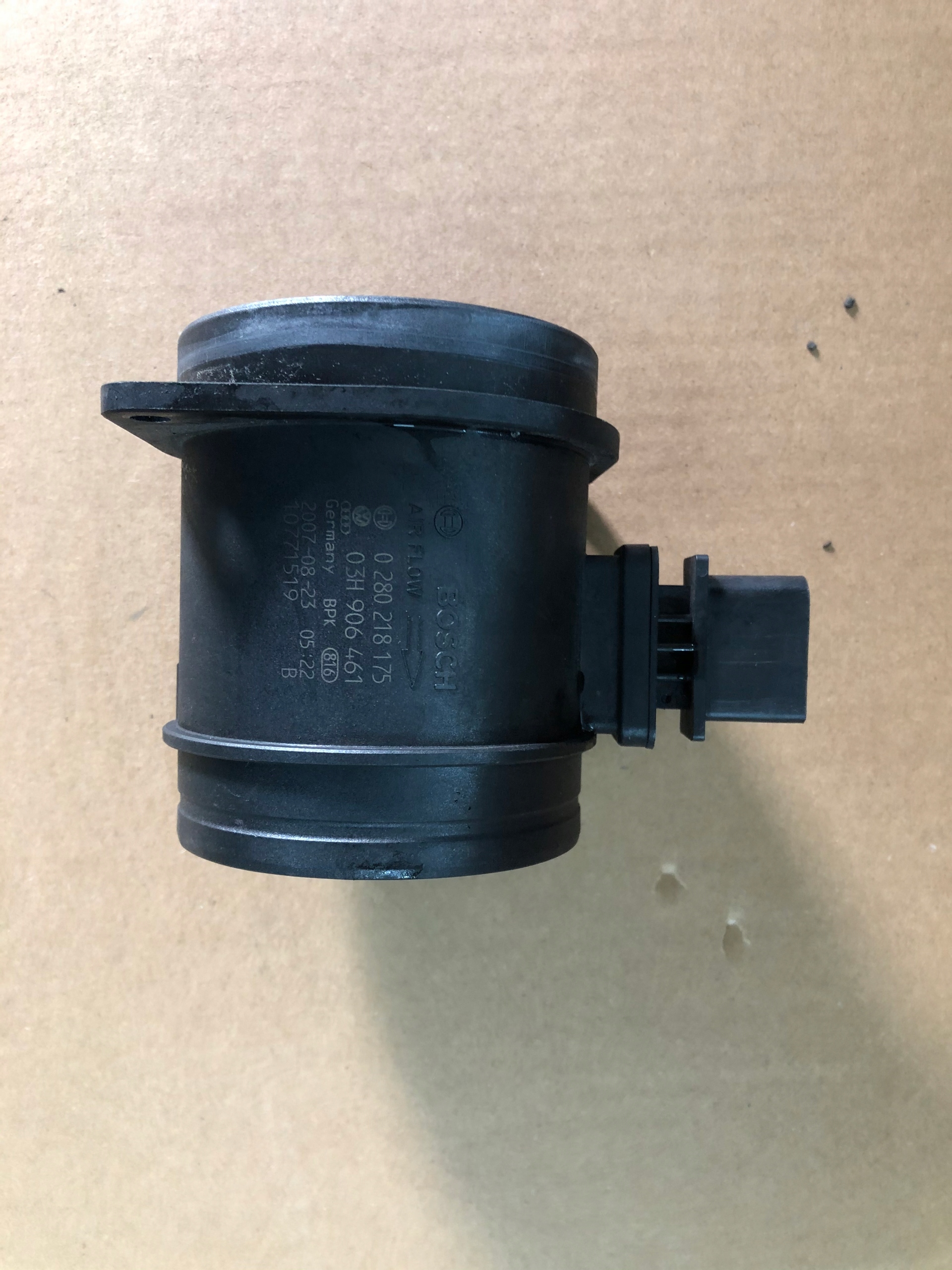 0280218175 - VW PASSAT B6 3.2 V6 FSI расходомер F00C2G7317