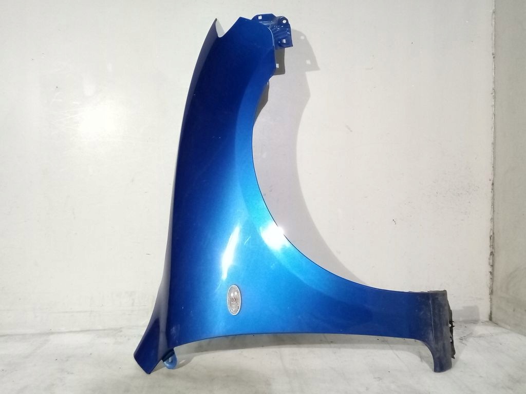 Mazda 3 BK Berline Aile Droite Droit Bouche buse