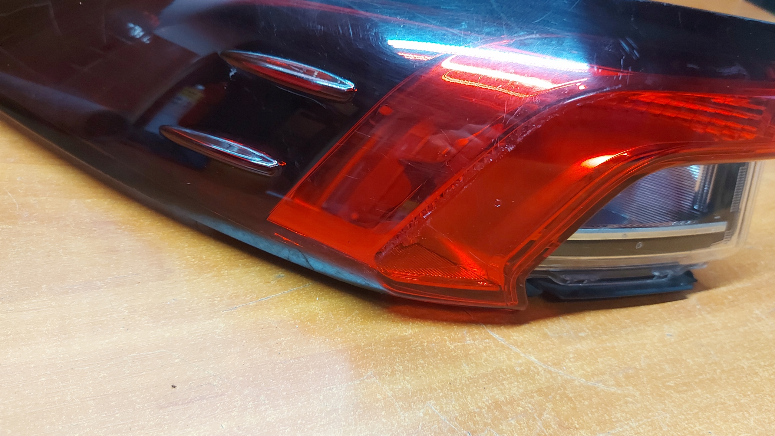 light left left rear part rear TOYOTA COROLLA E21 sedan 19