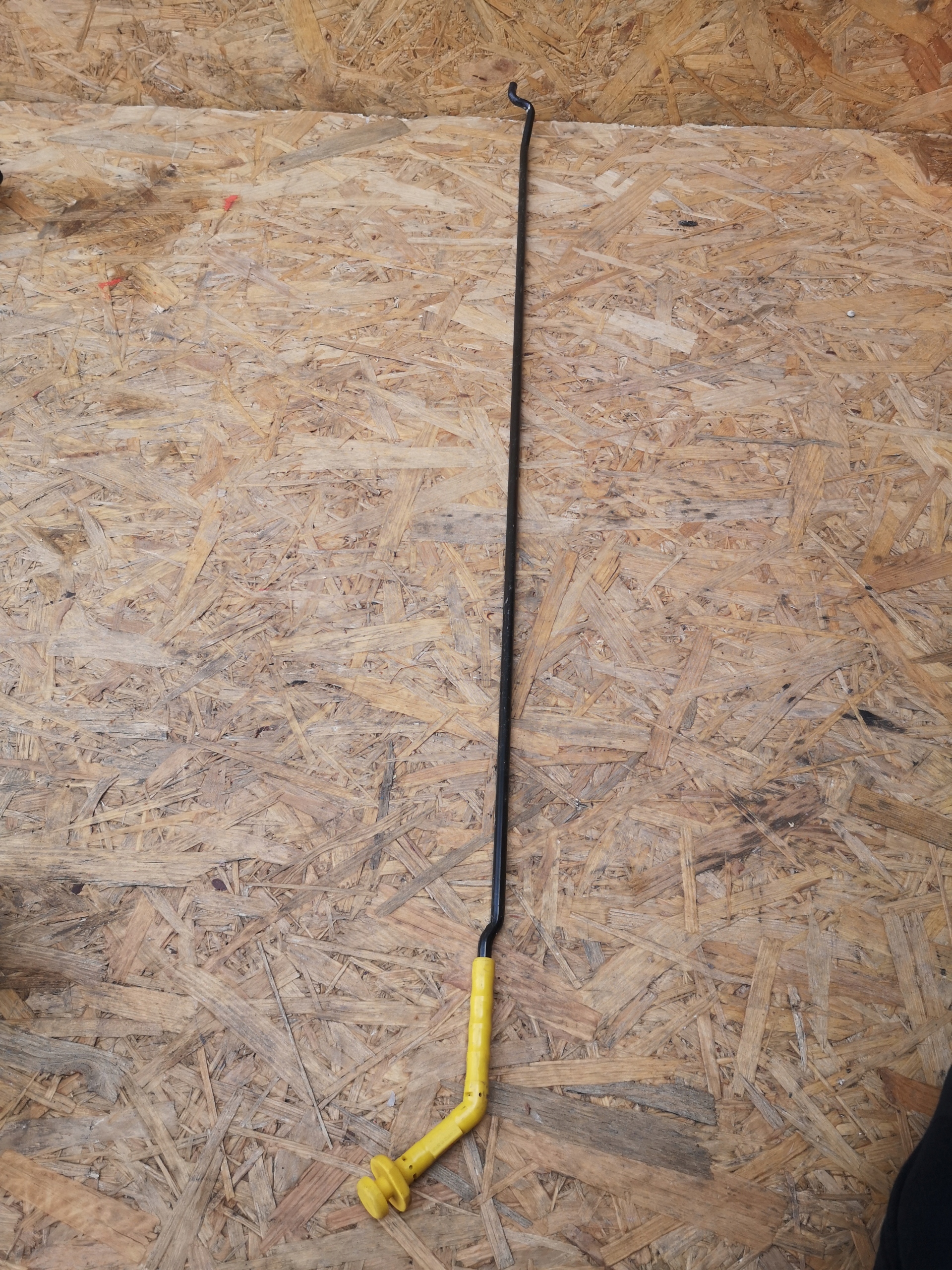 SKODA FABIA IV 6VA ОПОРА КАПОТА