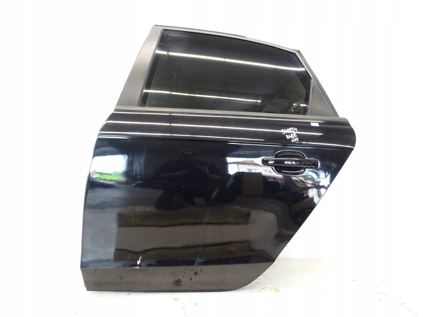 door left rear part left rear. AUDI A4 B8 LIFT sedan LY9B