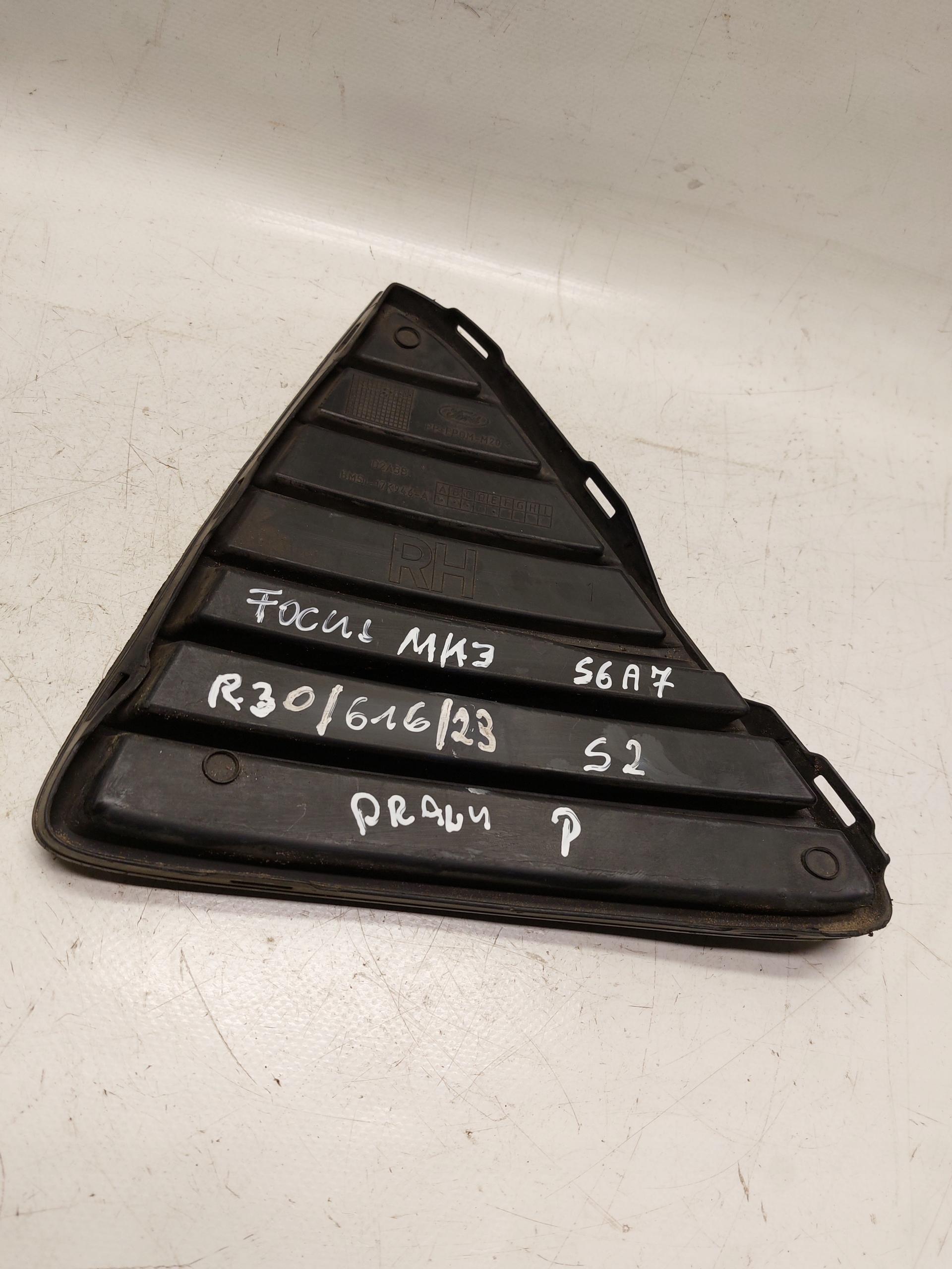 griglia Paraurti Destro FORD FOCUS MKIII