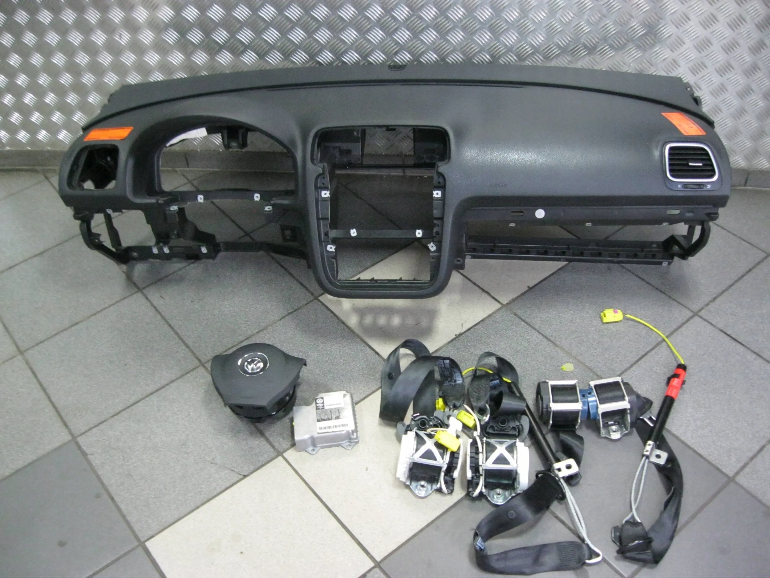 dashboard instrument panel Volkswagen Eos