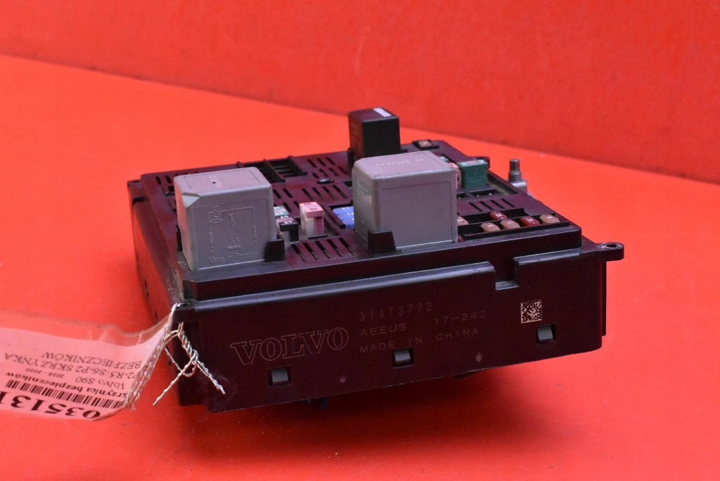 блок предохранителей 31473772 volvo S90 2 II 2.0 D4 190 ЛС 16-20