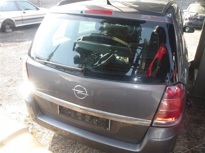 KLAPA TYŁ OPEL ZAFIRA B 1.9 CDTI Z155 Kolor szary