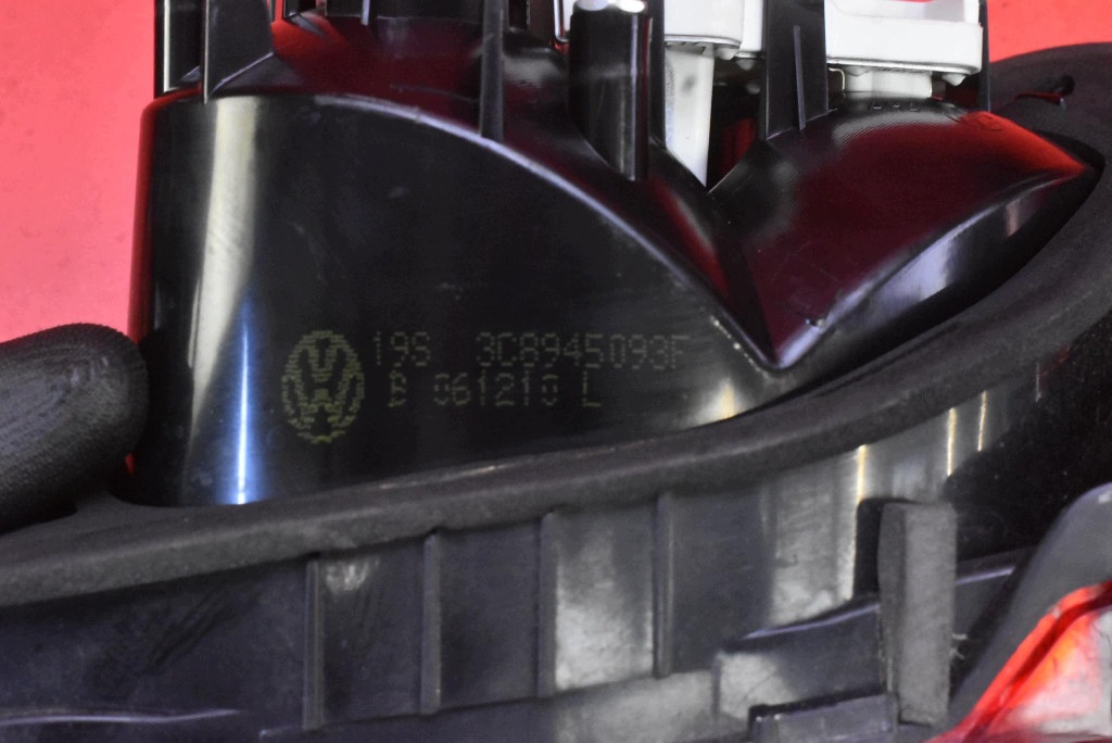 light left rear part rear 3C8945093F VW PASSAT CC sedan 08-12