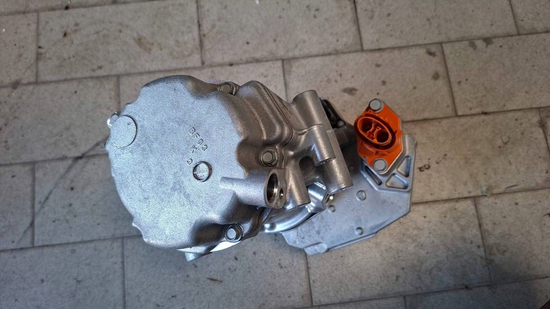 kompresor klimatizaci Renault Scenic E-Tech V 926005MP0A