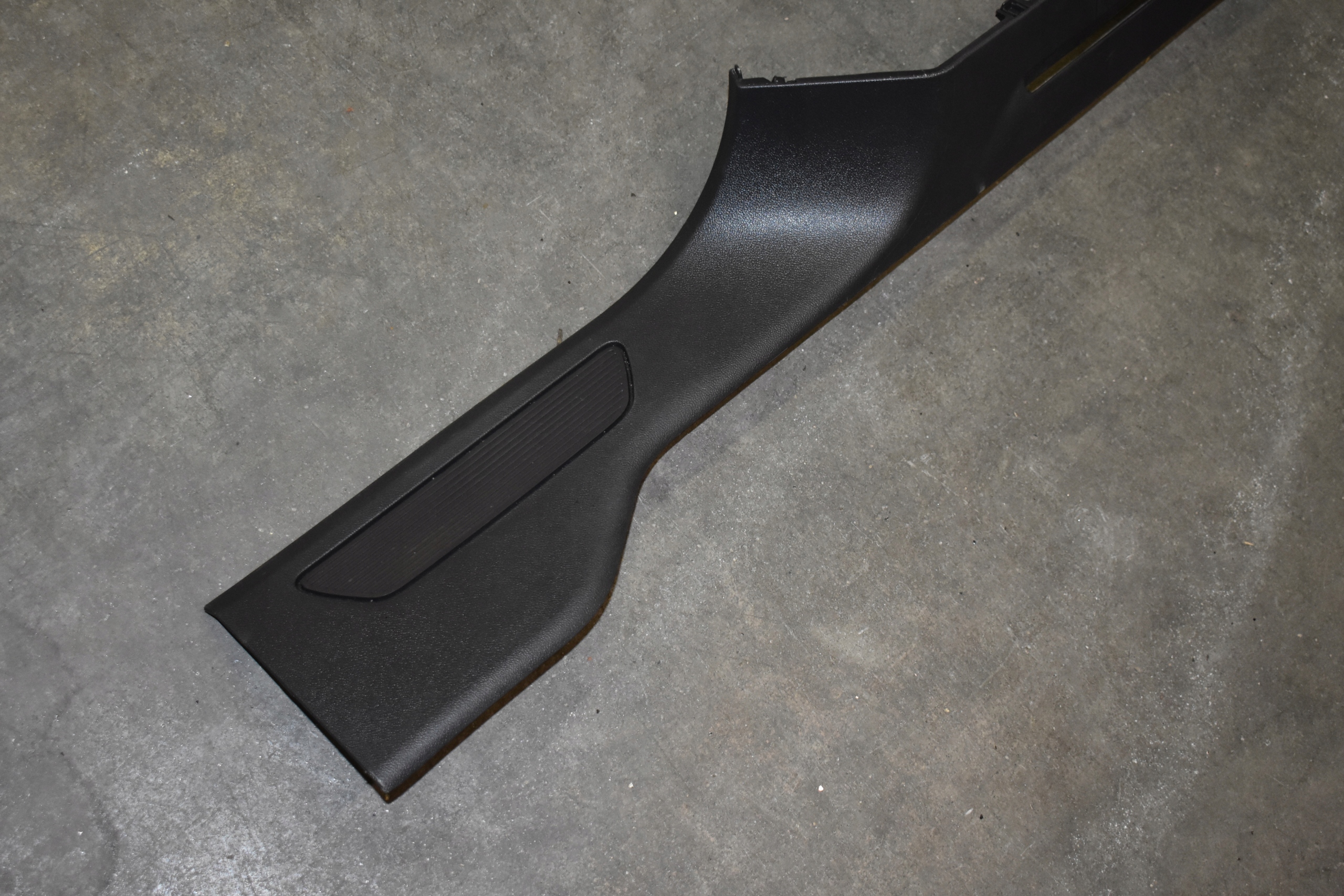 IDEALNA cover cap threshold left VW TOUAREG III 1