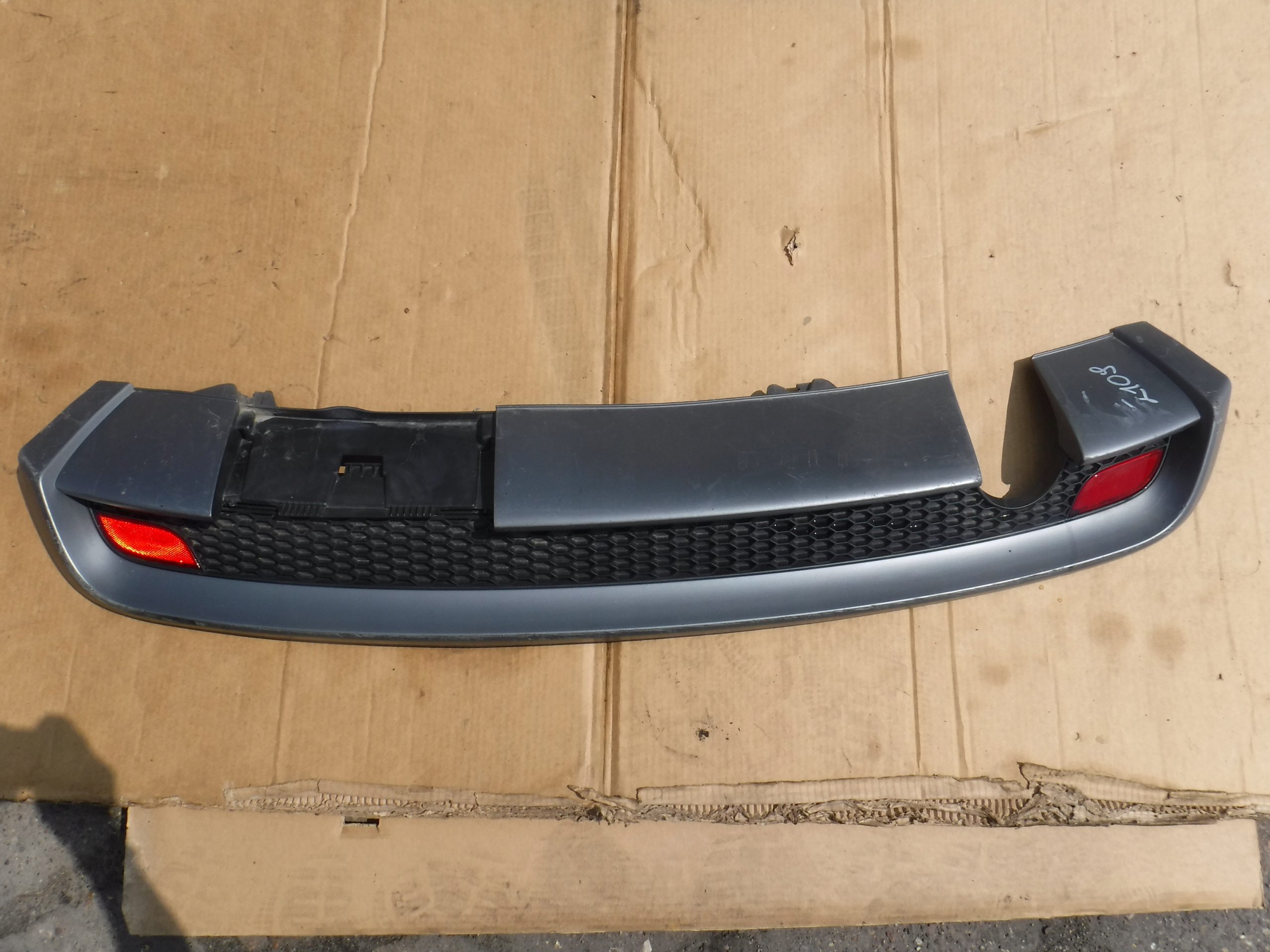 НАКЛАДКА ДОДАТКОВА СПОЙЛЕР БАМПЕРА ЗАД. AUDI A1 S-LINE