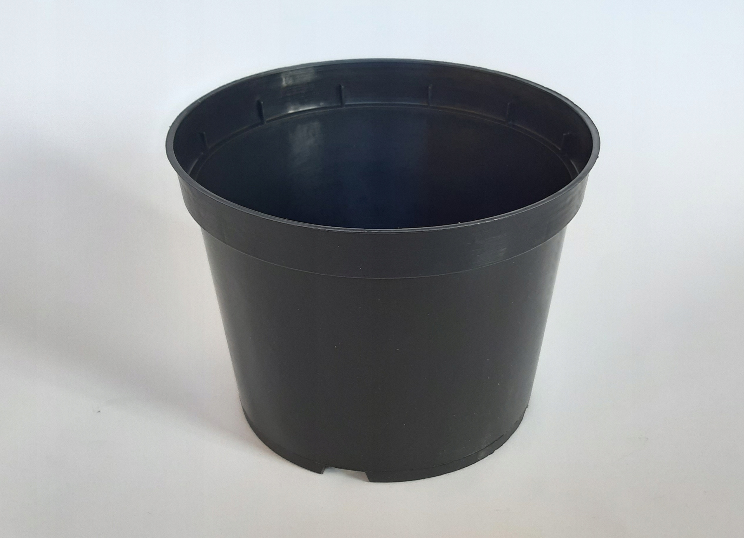 

Doniczka okrągła Ø 23cm 5L czarna 10 sztuk!