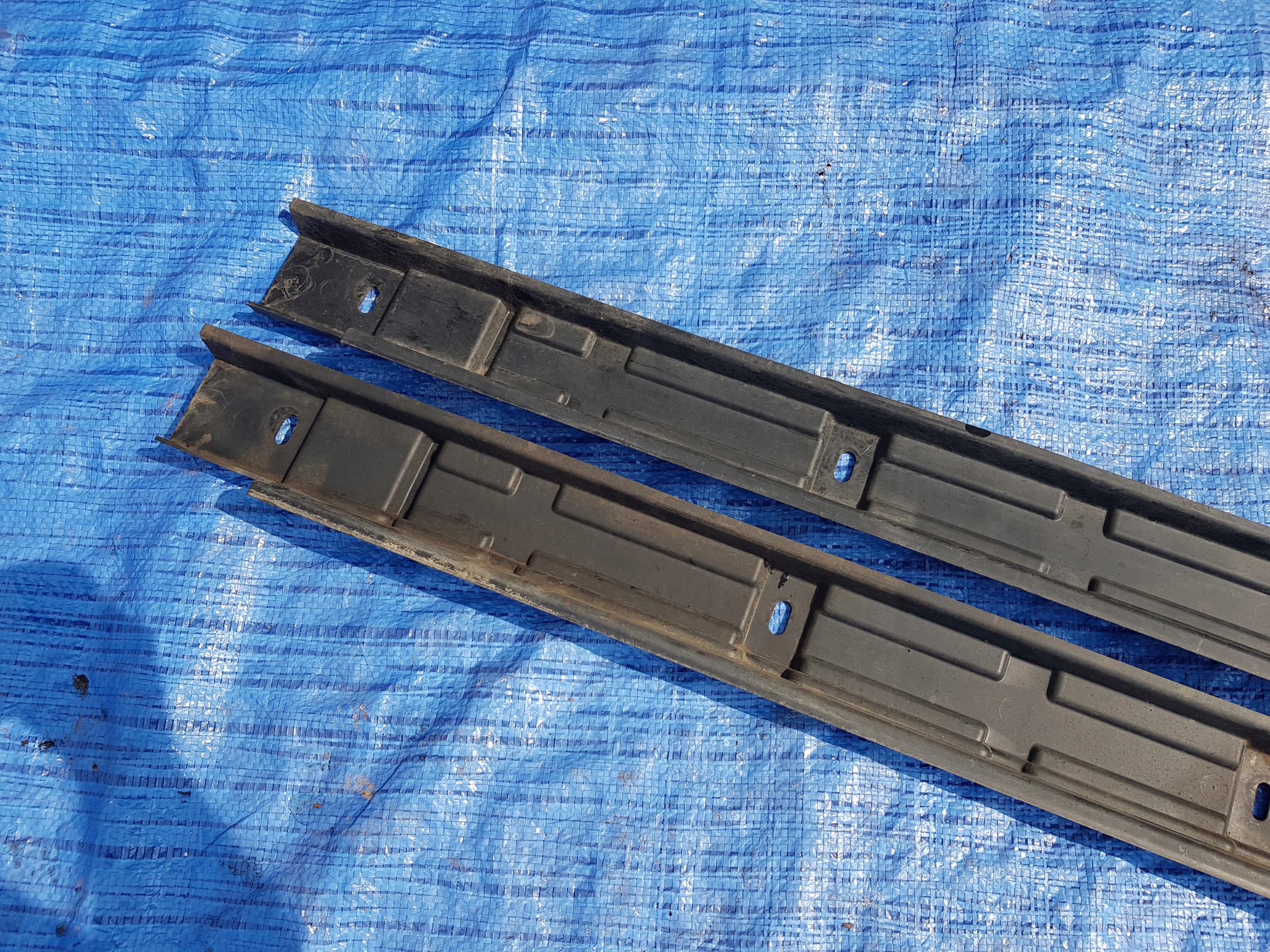 moulding threshold side right holder Mercedes ML W164 A1646981030