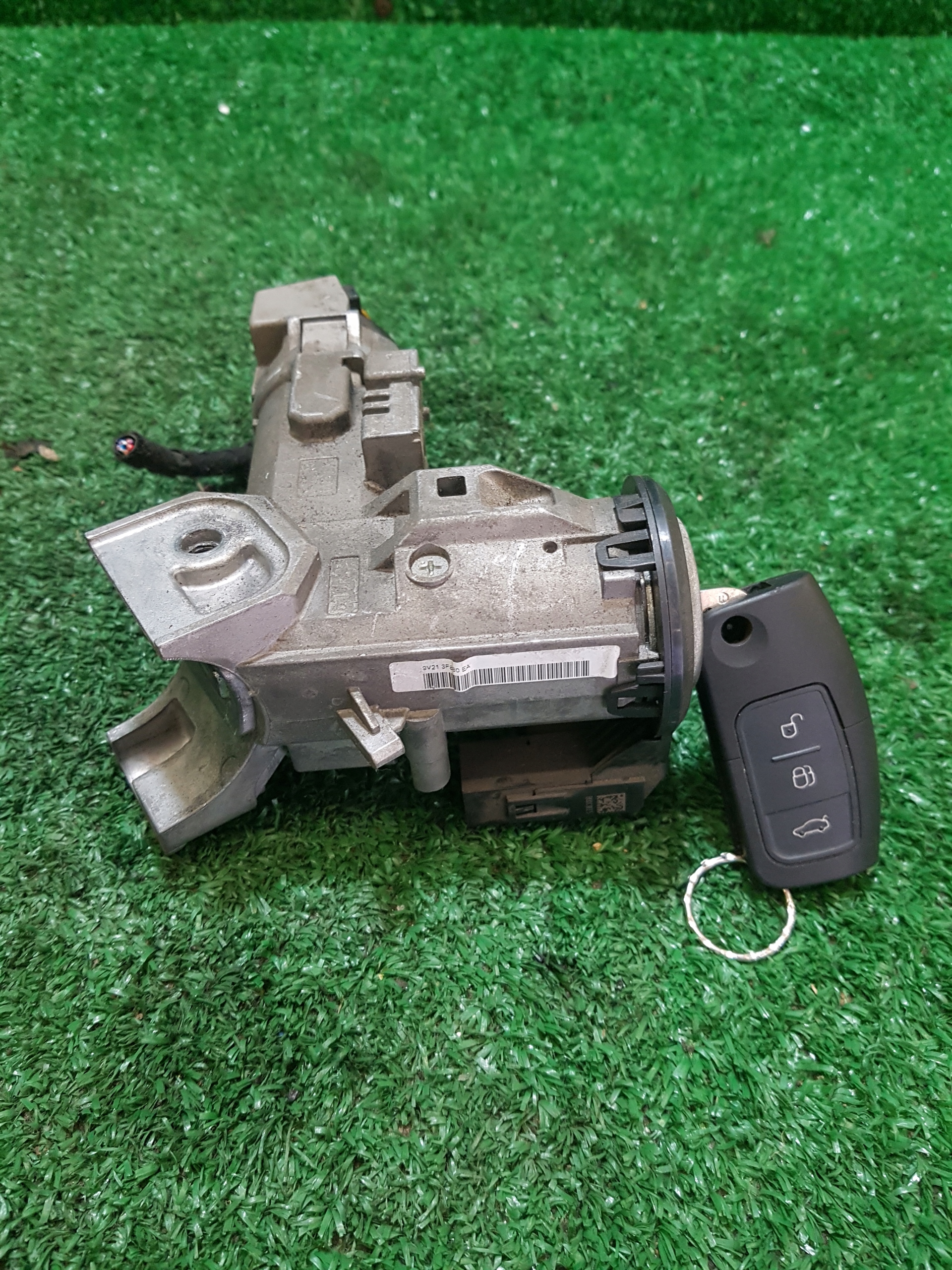 ignition Z KLUCZYKIEM FORD FIESTA MK 7 9V21 3F880EA