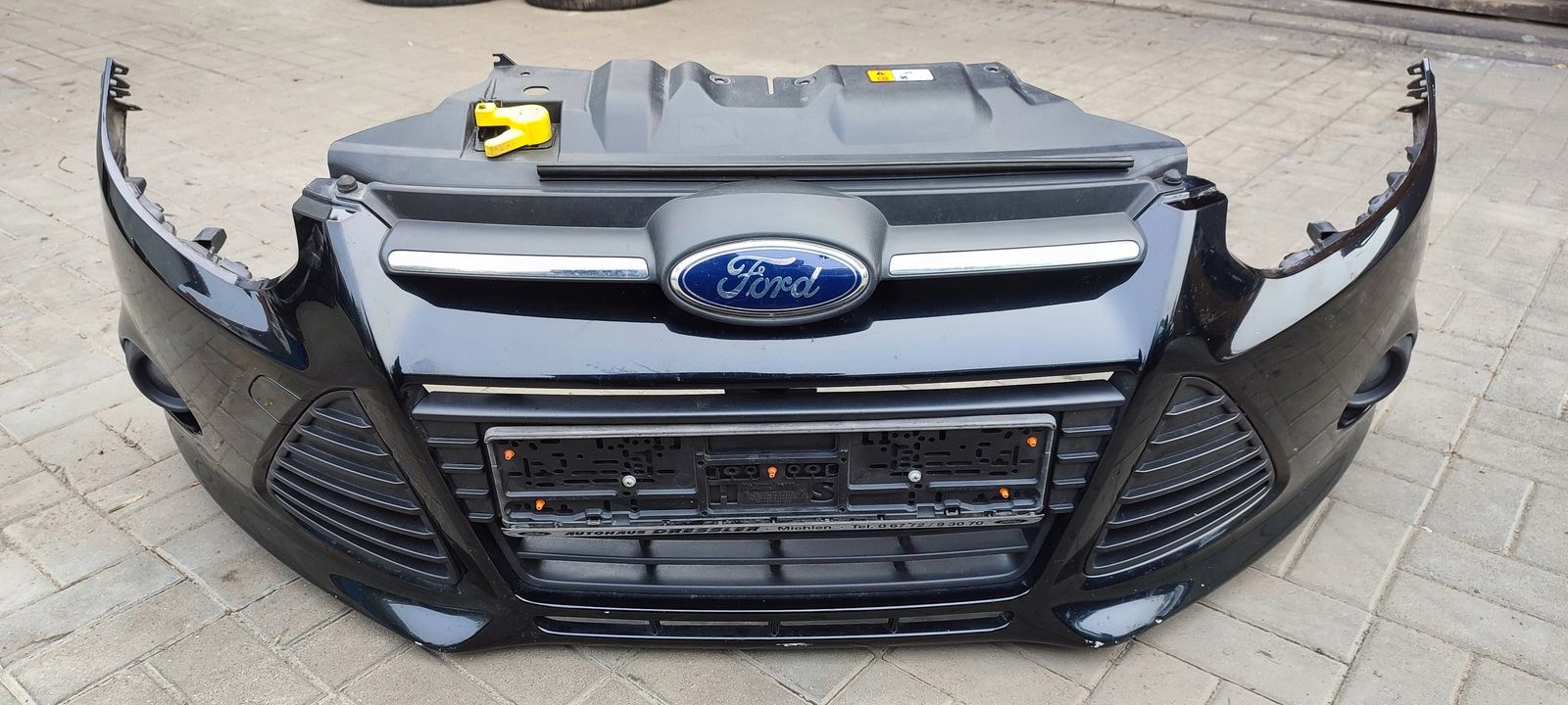 nárazník předek přední Ford Focus MK3 FB