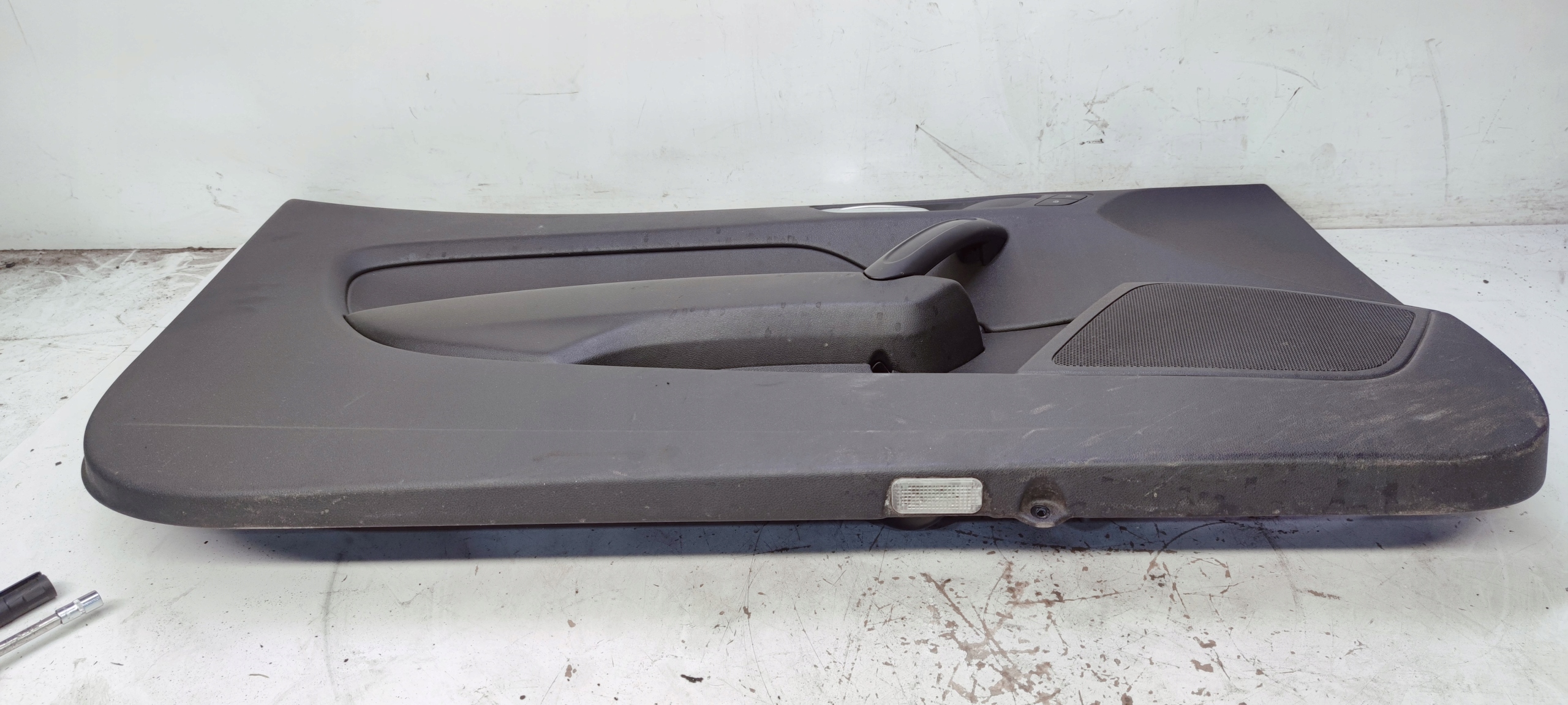 side door left front AUDI A1 3-door 8X1867105A *3*