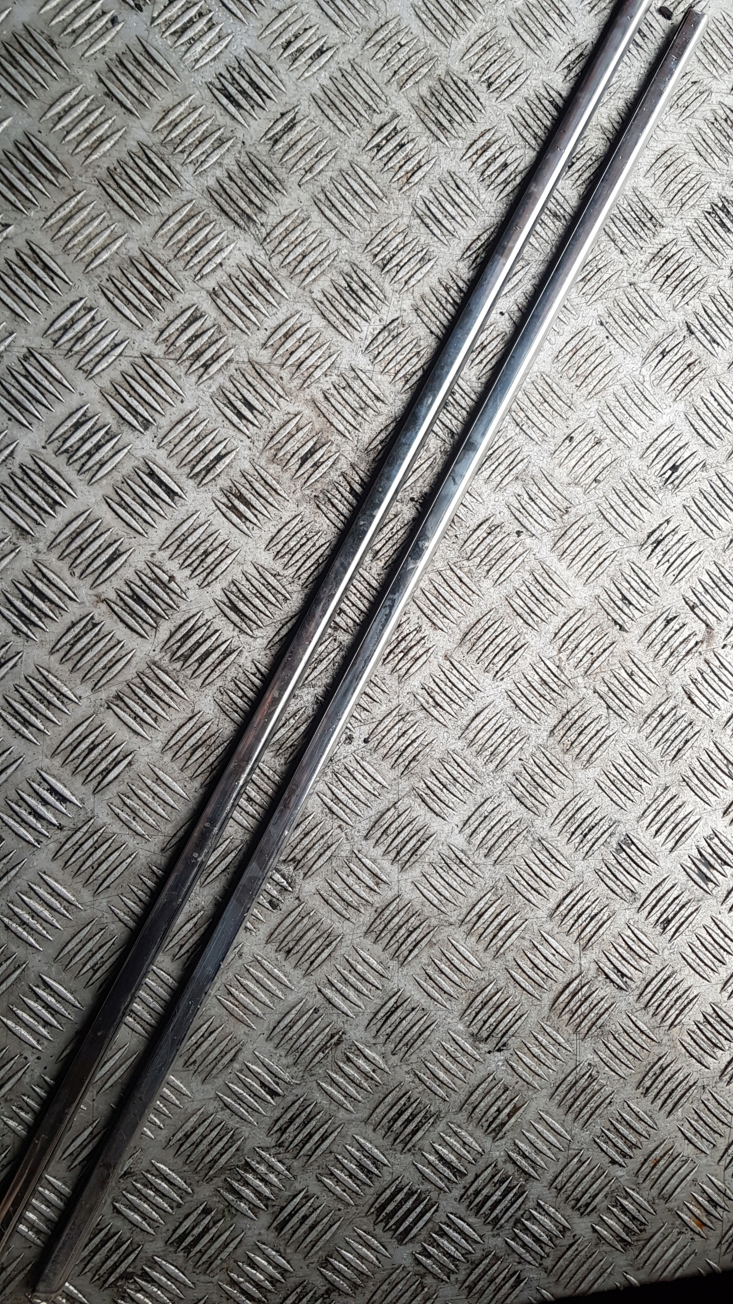 BMW E39 moulding dust left right front CHROM