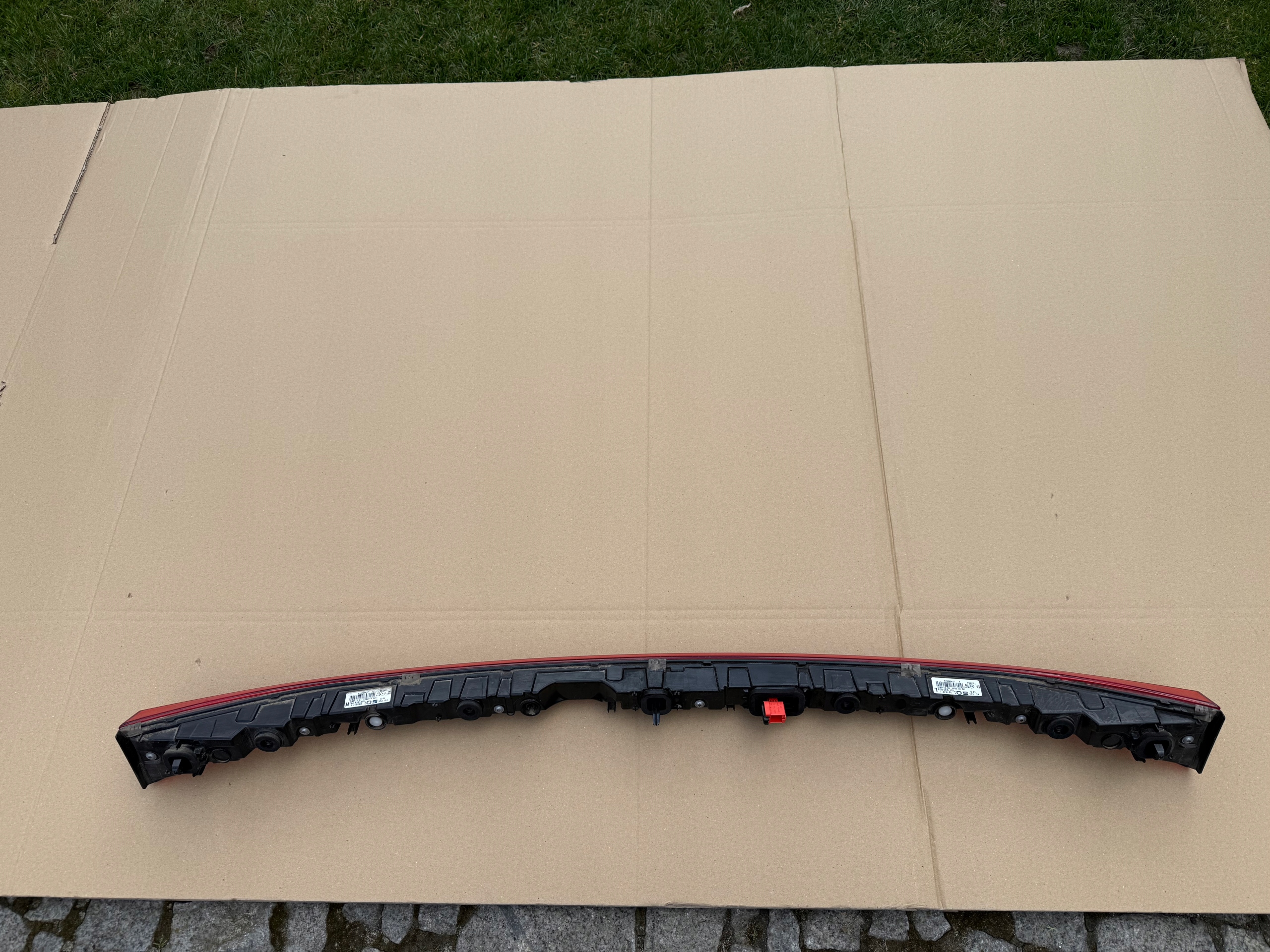 LAMPA TYLNA LEWA LED CUPRA BORN 10F 2021 - 2025 . Rodzaj lampy dedykowana