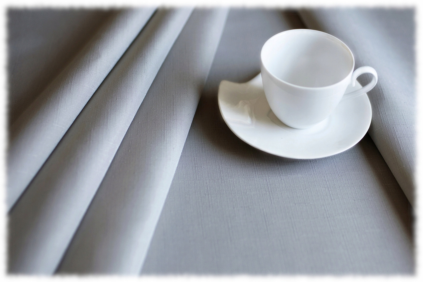 Plamoodporny obrus 140x280 Santori Owal Owalny