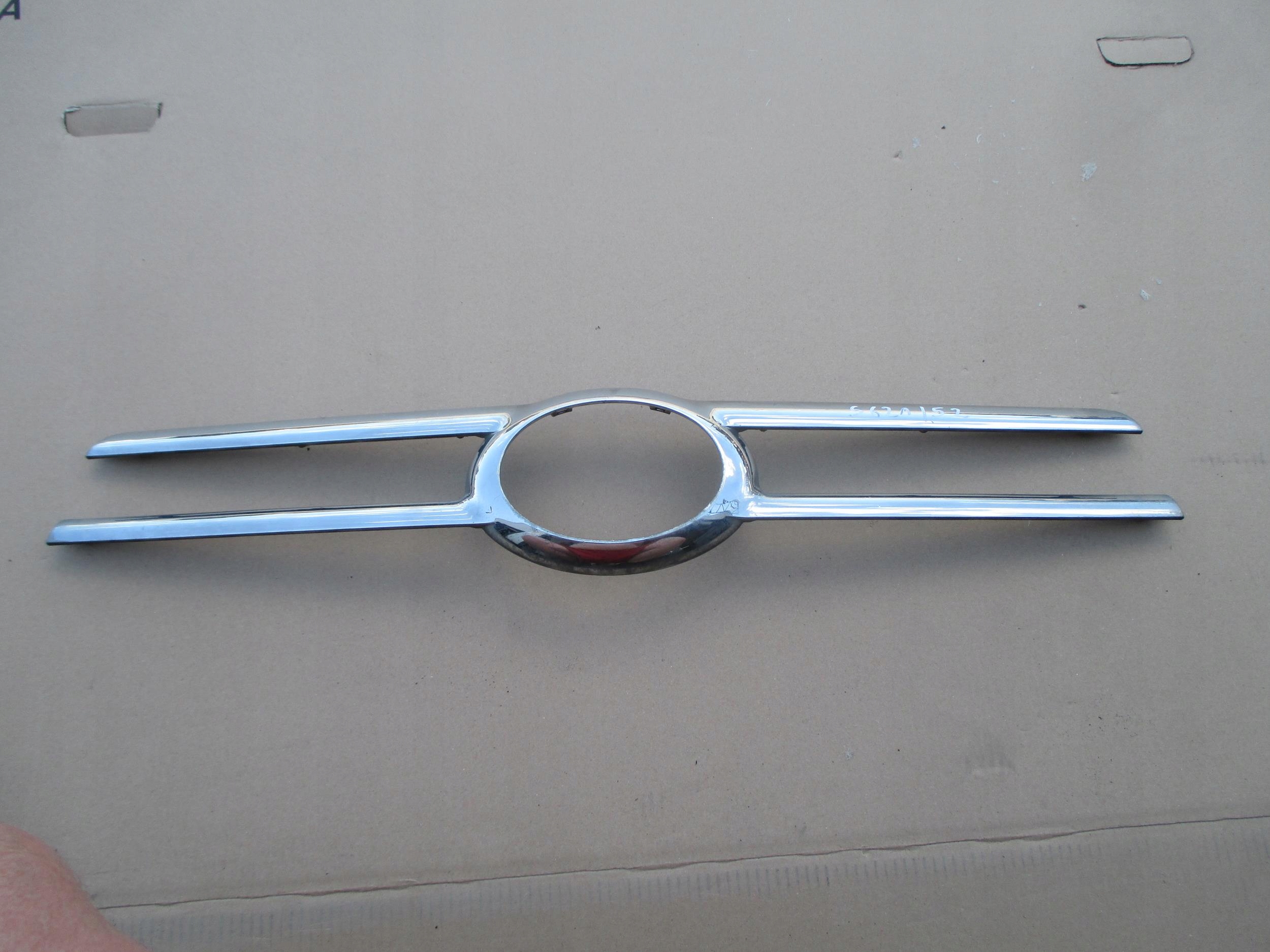 TOYOTA RAV4 05-09 GRILL GRIL CHROM ATRAPA