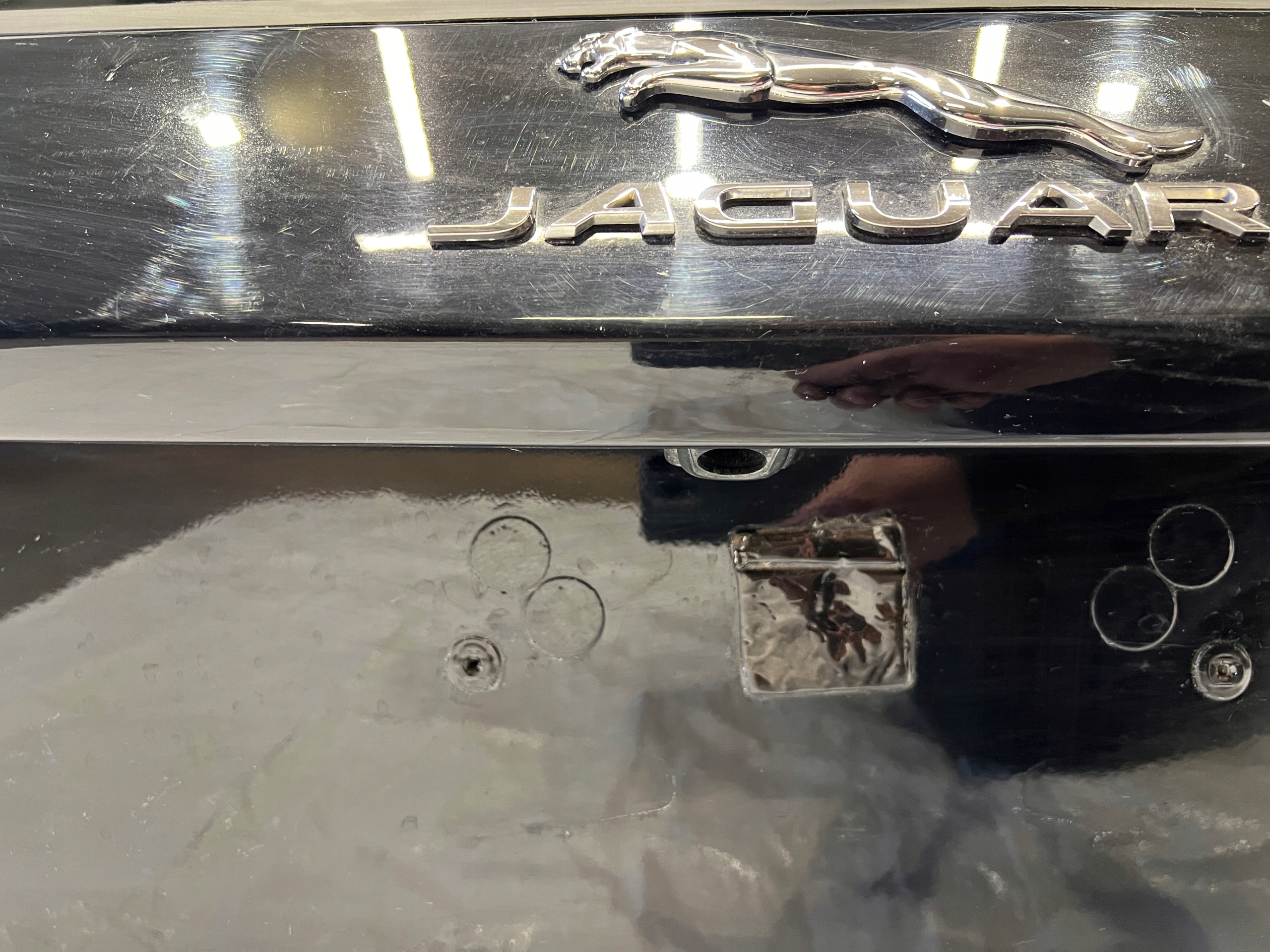 KLAPA POKRYWA BAGAŻNIKA JAGUAR E-PACE R-DYNAMIC Producent części Jaguar OE