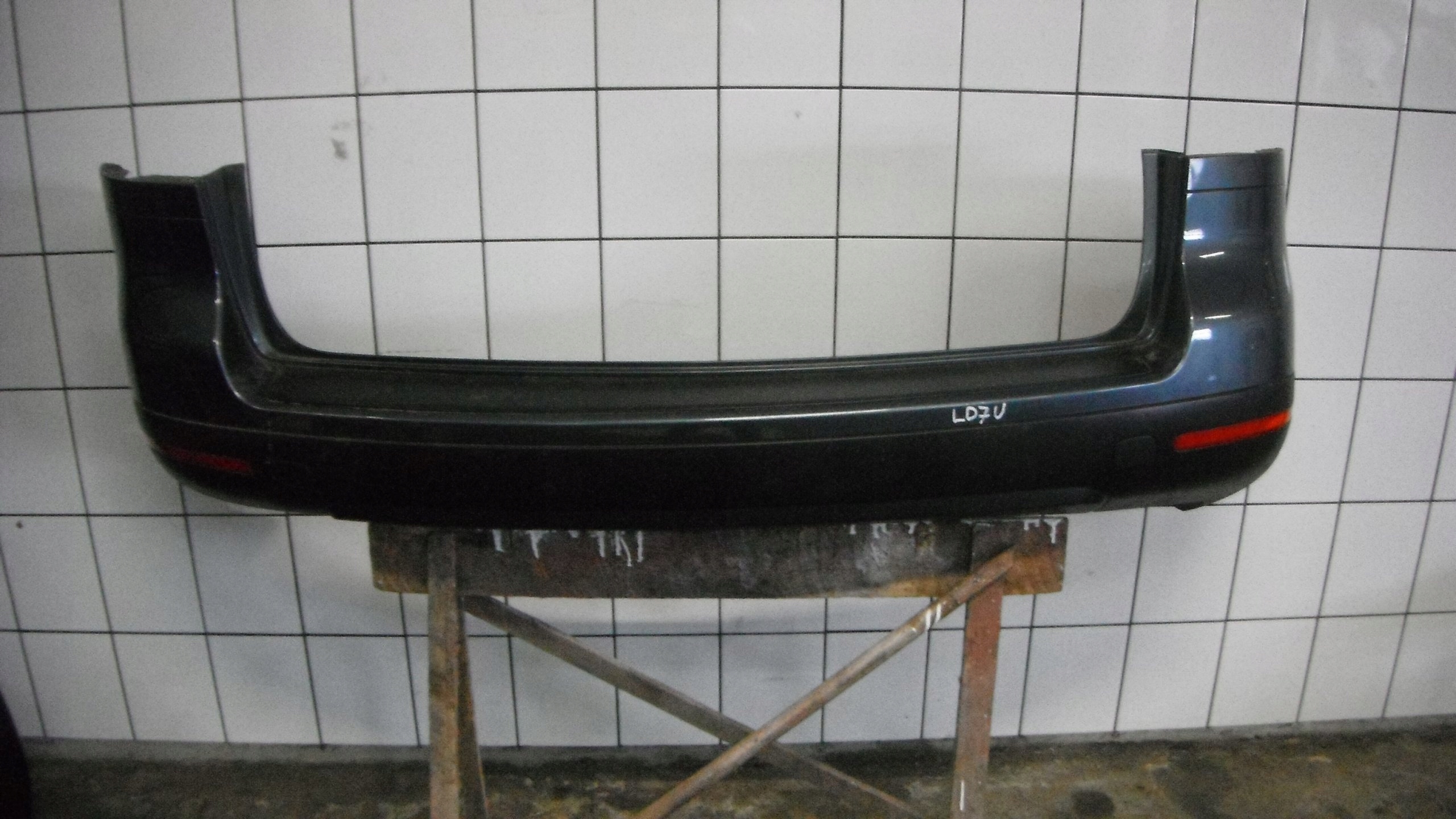 VW TOUAREG 7L 02-06 ZDERZAK TYŁ LD7U