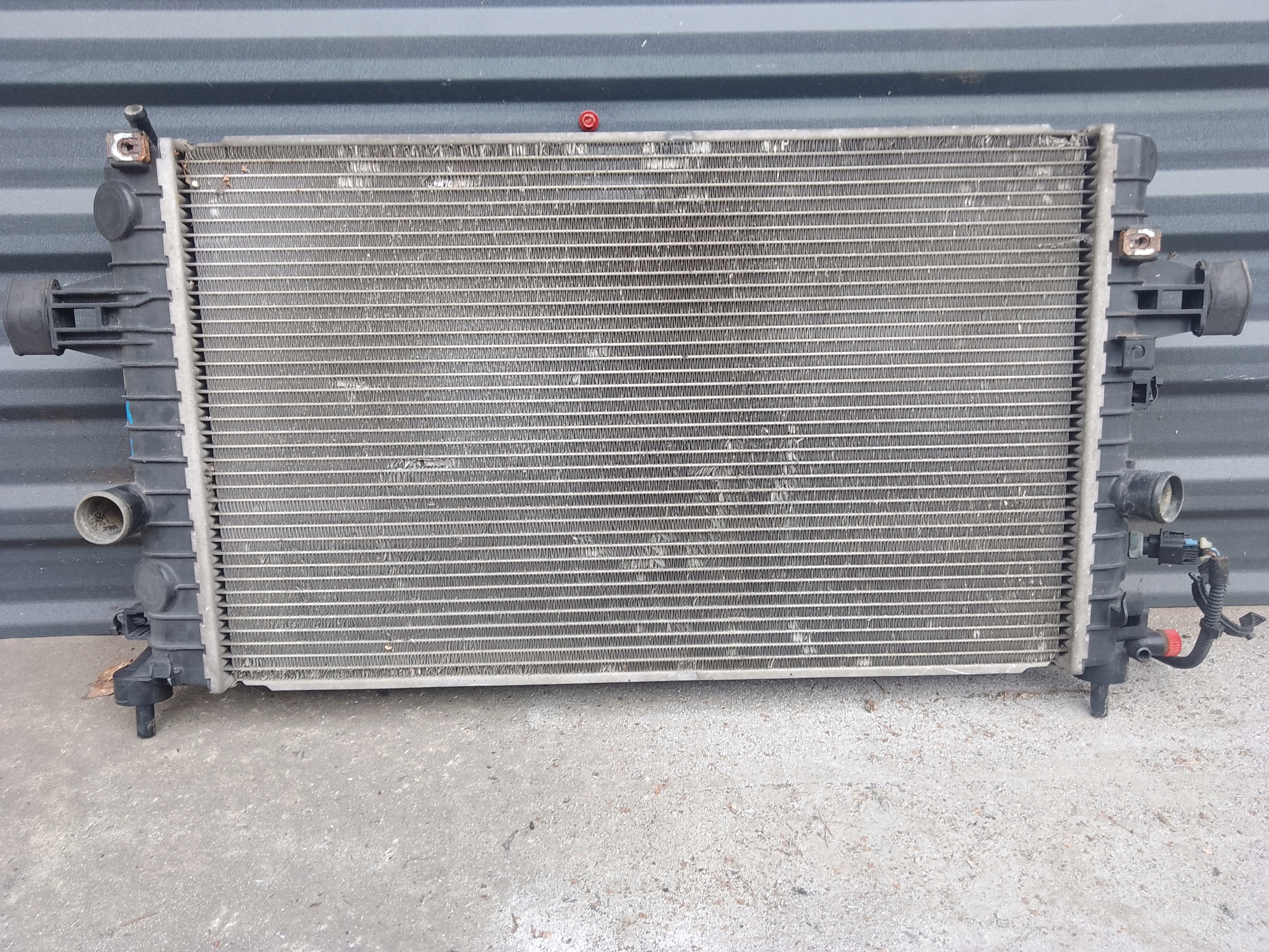 water cooler OPEL ASTRA III 1.6 B 13128818