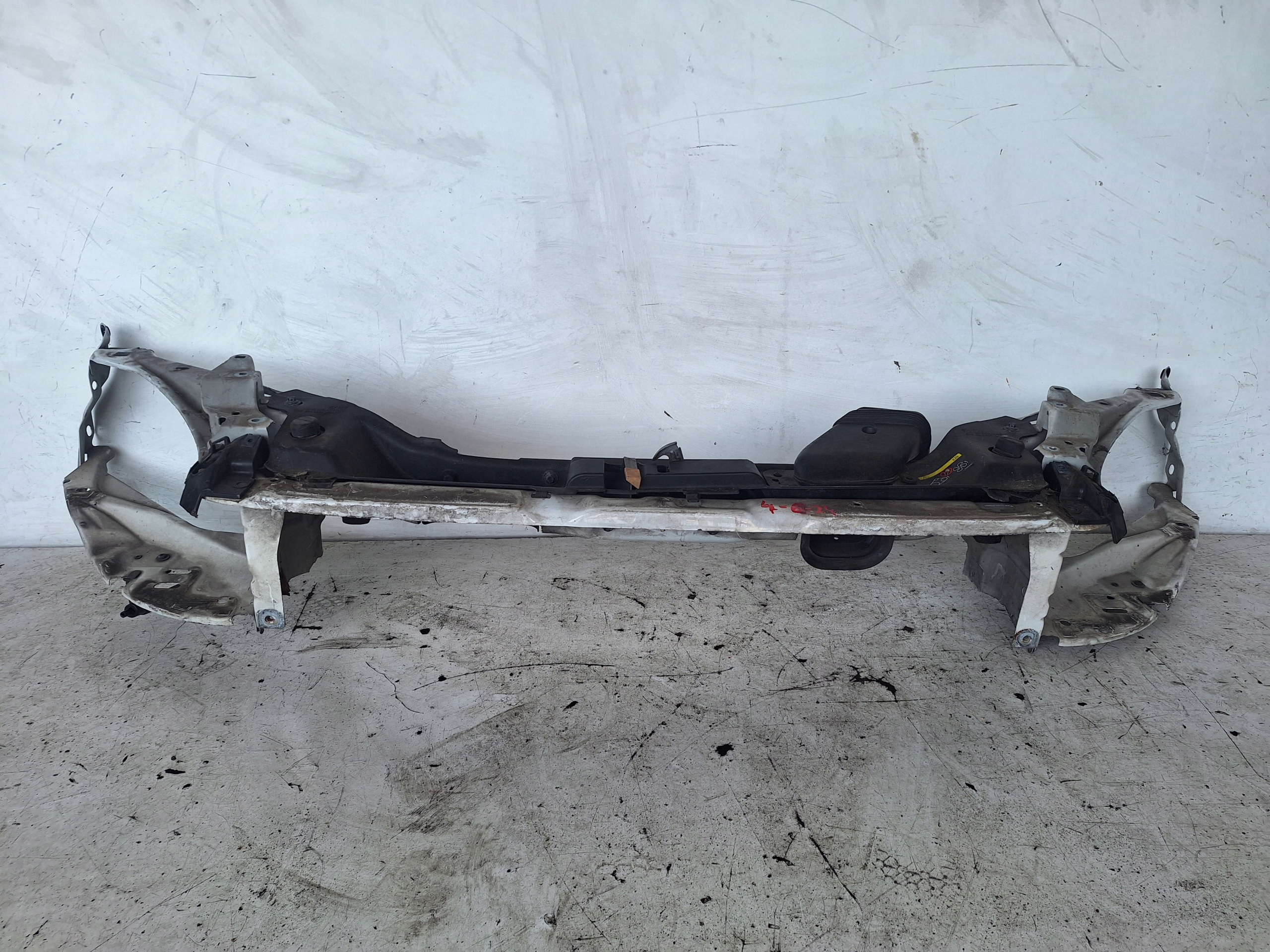 VOLVO C30 LIFT 09-12 support panel for radiators OKULAR
