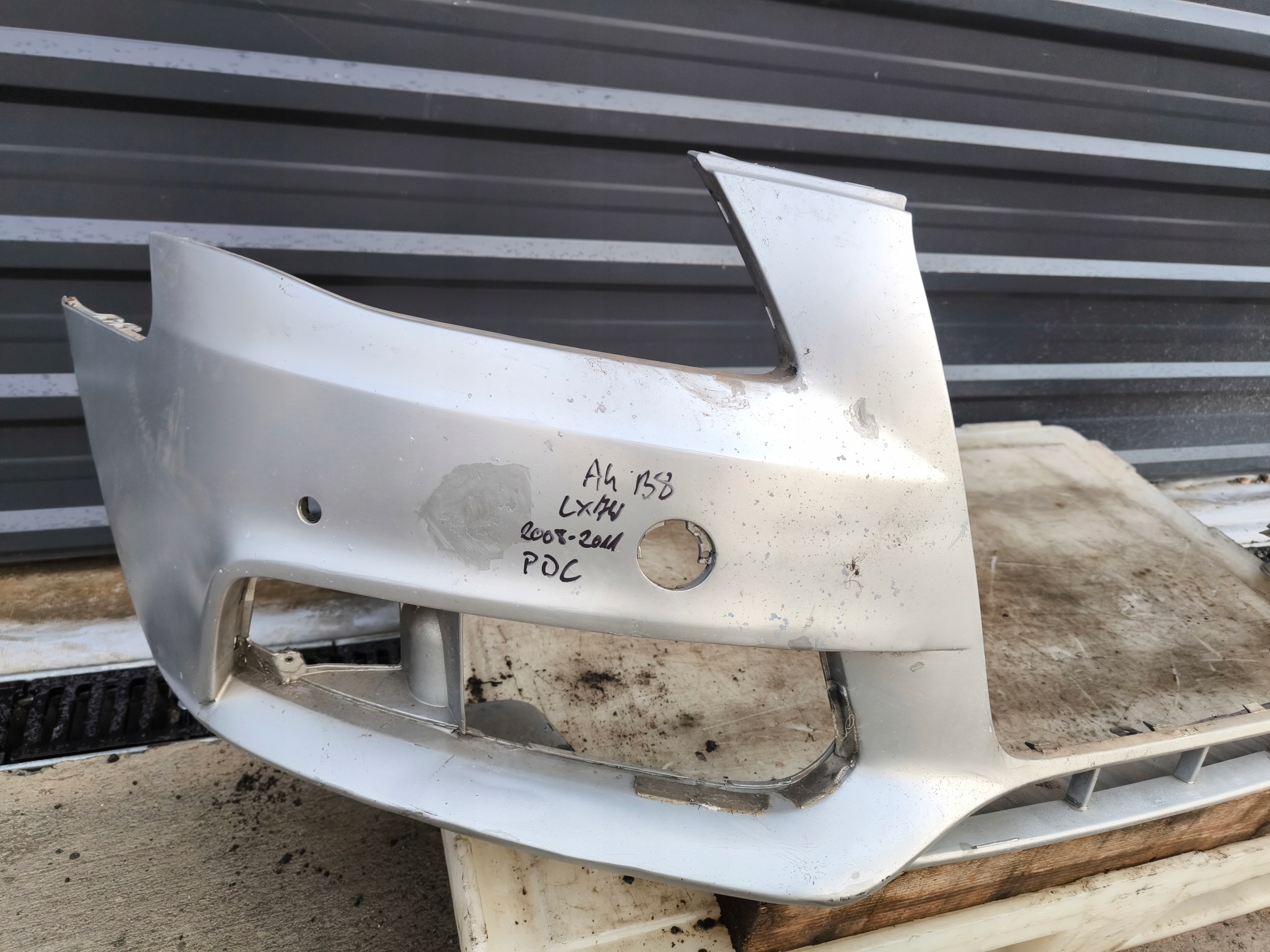 bumper front AUDI A4 B8 LX7W PDC 2008-2011 original !!!!